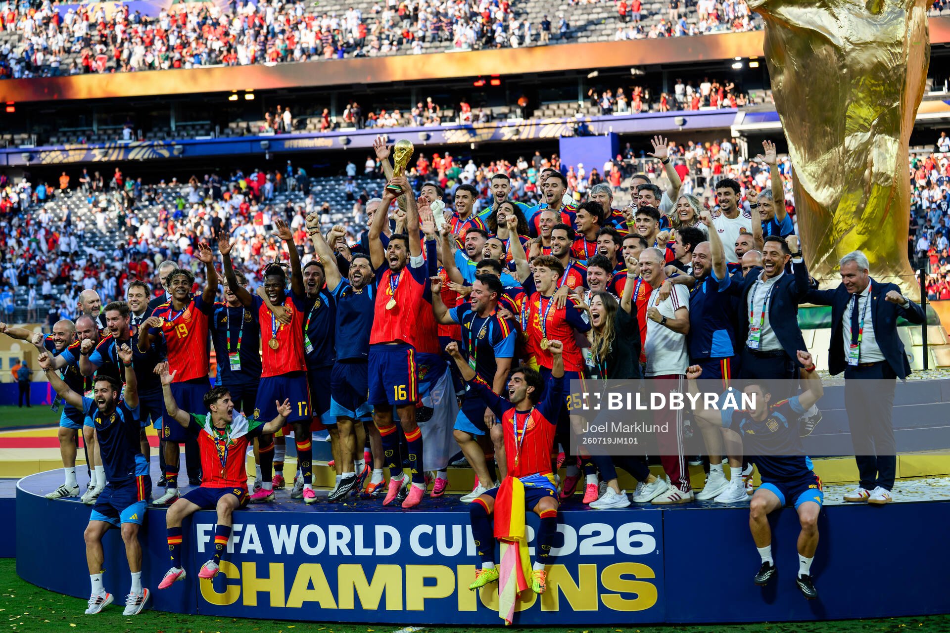 Rodri of Spain celebrate with the trophy
