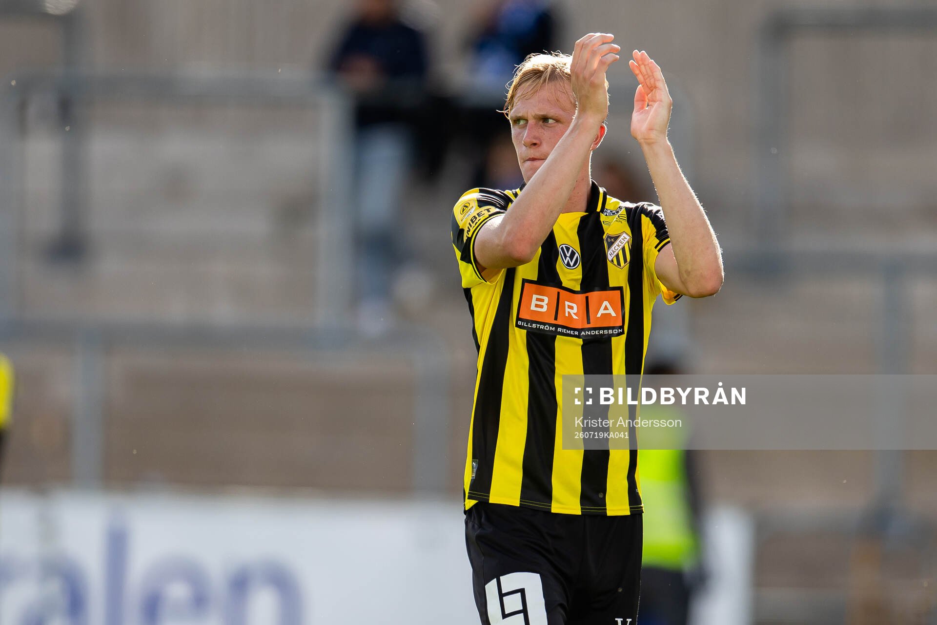Häckens Olle Samuelsson jublar