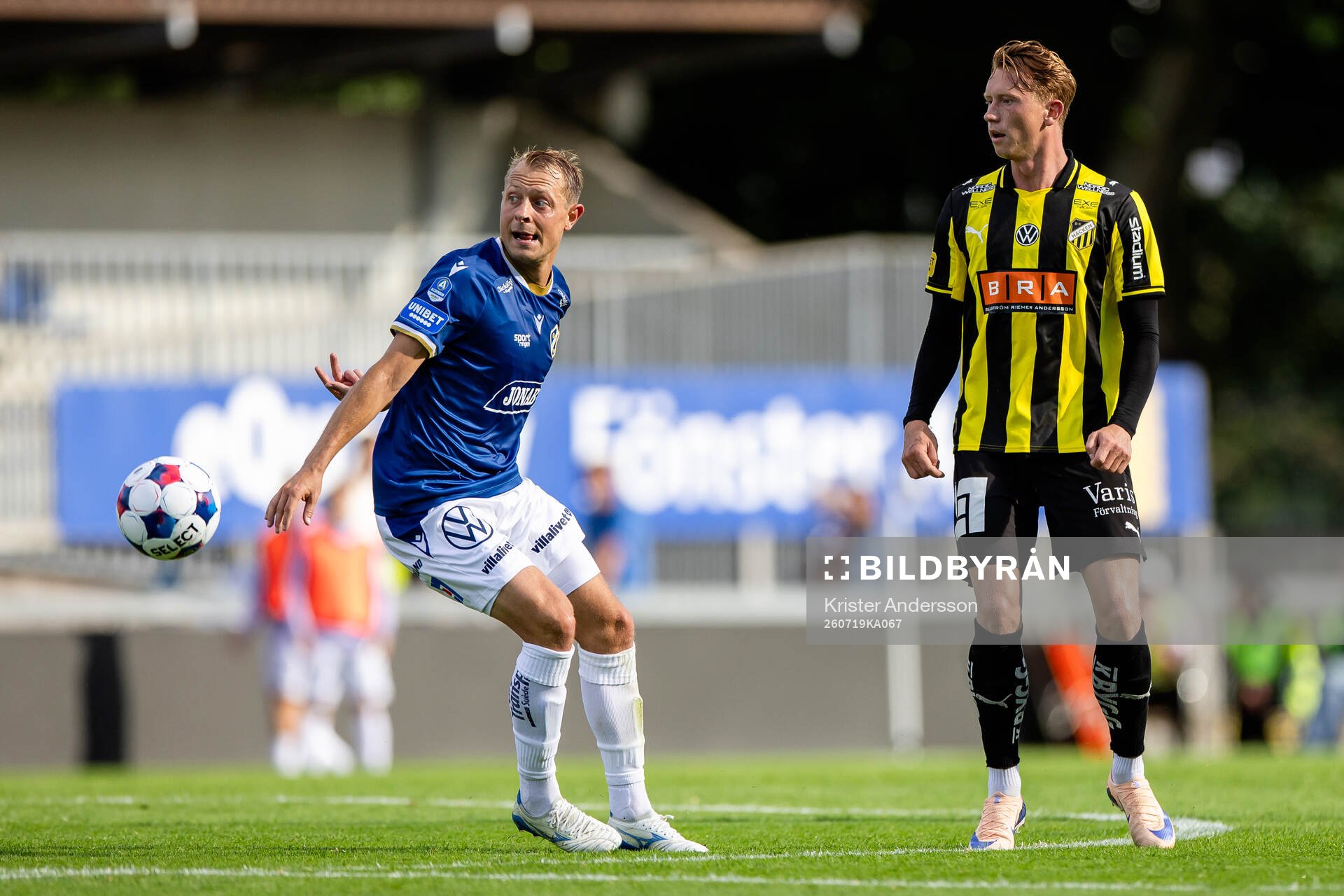 Halmstads Joel Allansson och Häckens Julius Lindberg