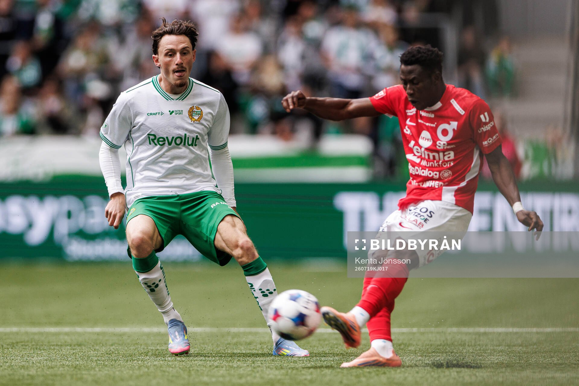 Hammarbys Noah Persson och Degerfors Yiriyon Gideon Yaw
