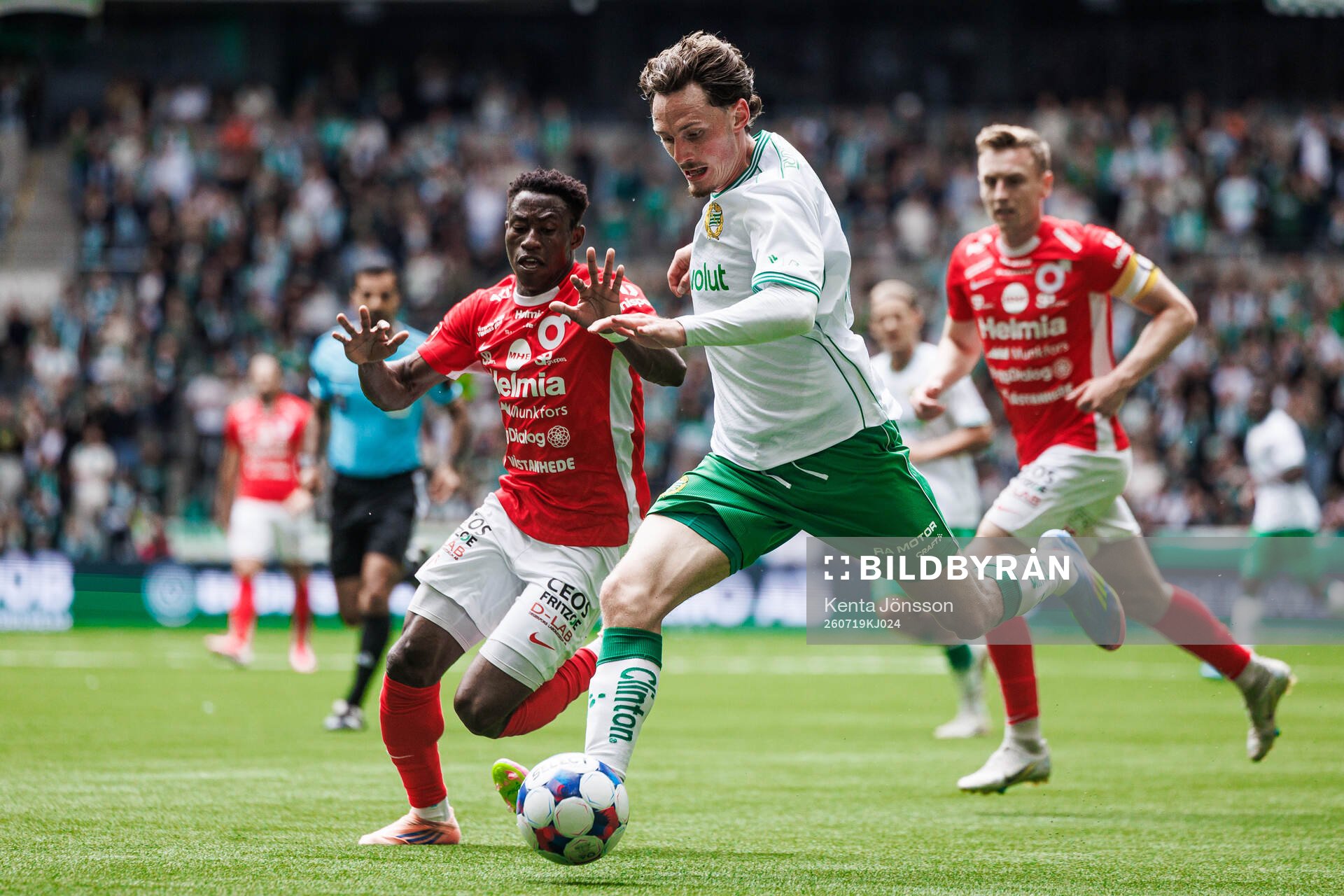 Hammarbys Noah Persson och Degerfors Yiriyon Gideon Yaw