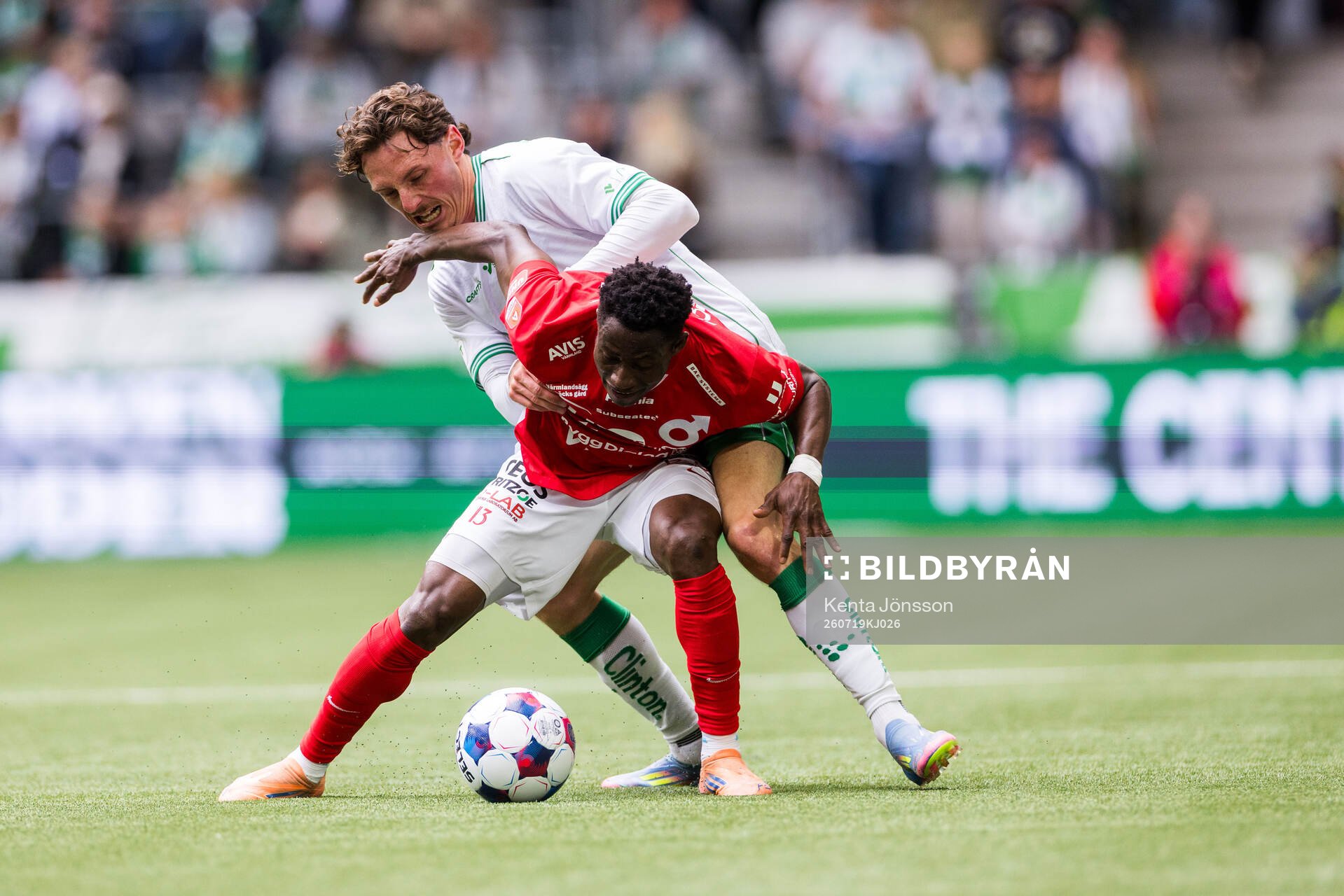 Hammarbys Noah Persson och Degerfors Yiriyon Gideon Yaw
