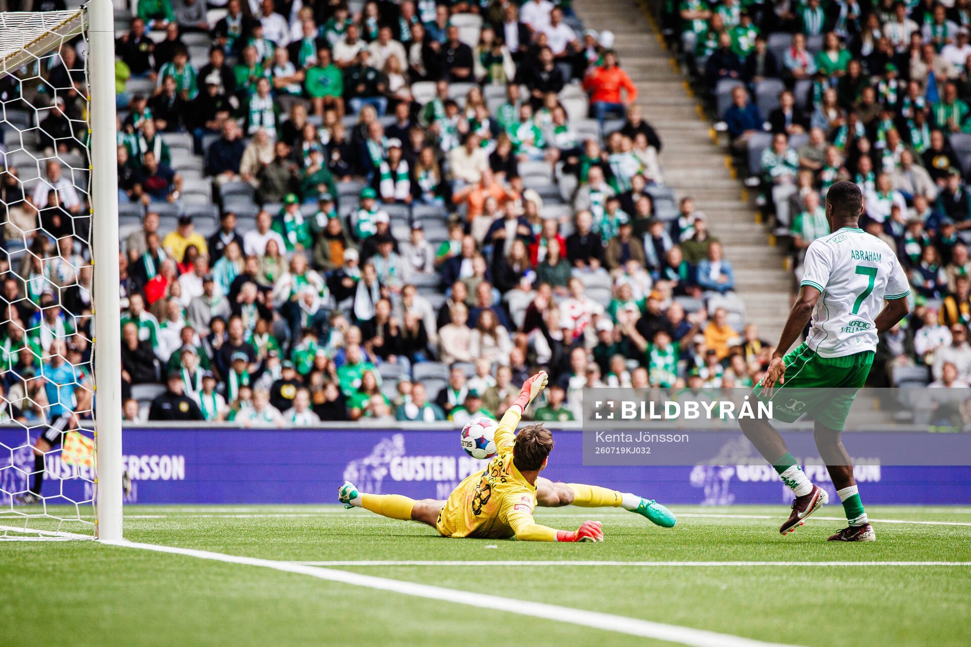Hammarbys Paulos Abraham gör 1-0