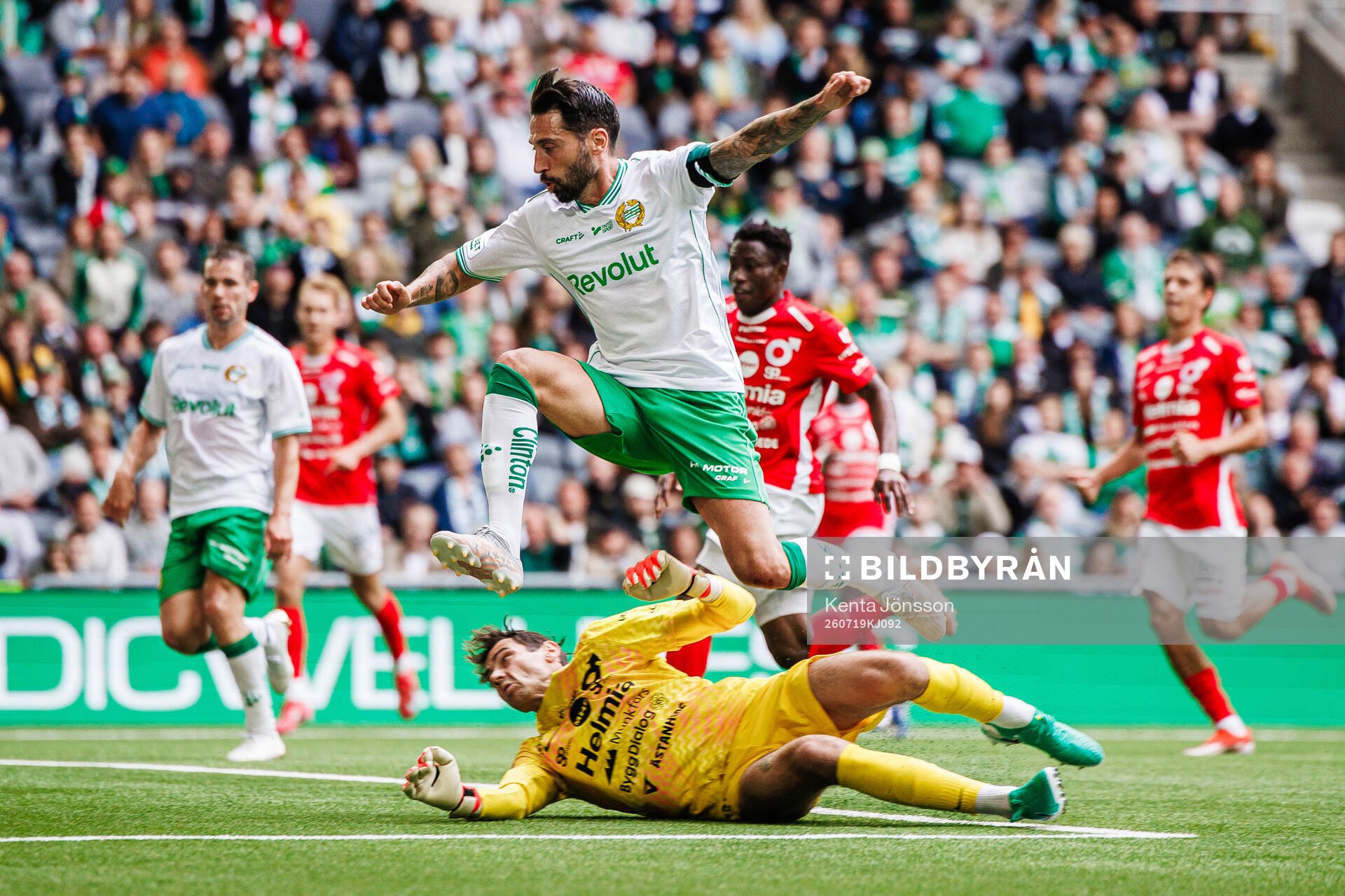 Hammarbys Nahir Besara och Degerfors målvakt Matvei Igonen