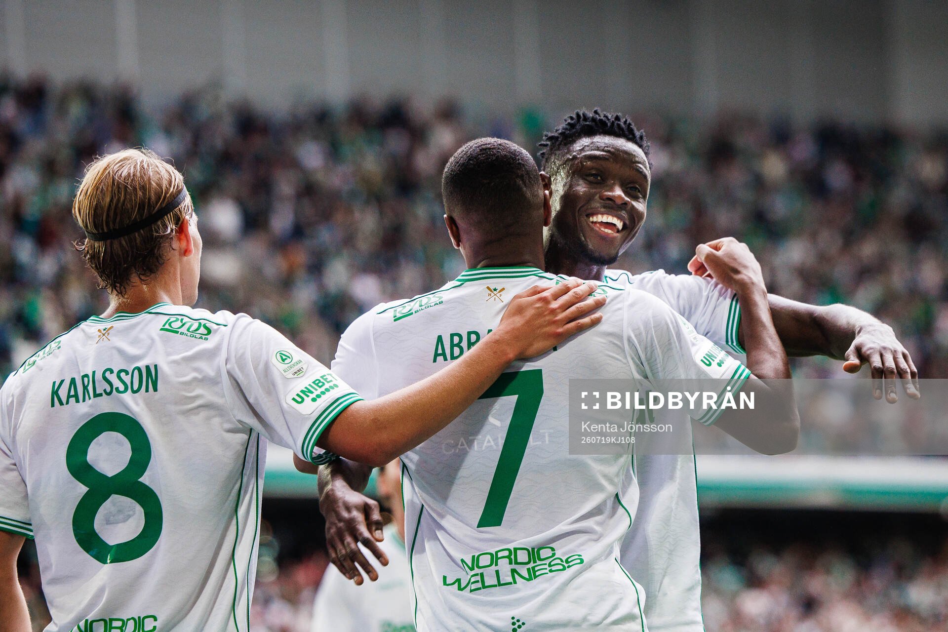 Hammarbys Paulos Abraham jublar med Markus Karlsson och