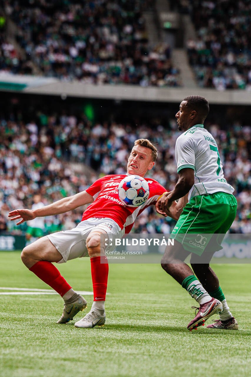 Degerfors Sebastian Ohlsson och Hammarbys Paulos Abraham