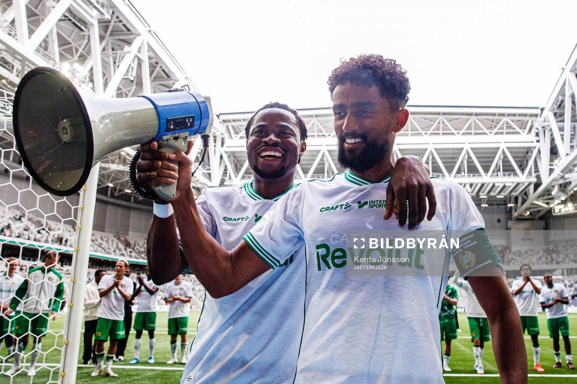 Hammarbys Frank Junior Adjei och Tesfaldet Tekie jublar