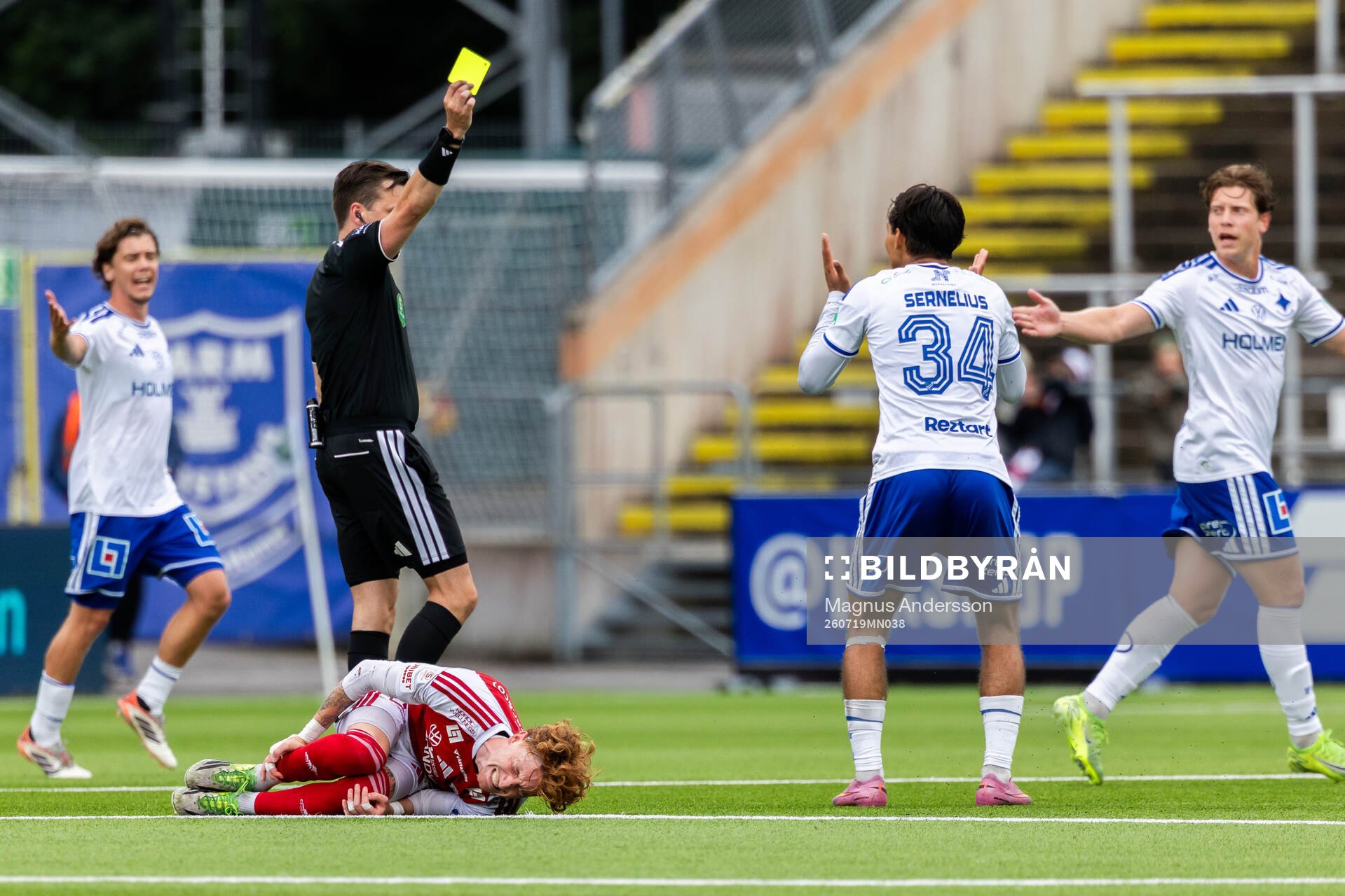 IFK Norrköpings Noel Sernelius tilldelas gult kort