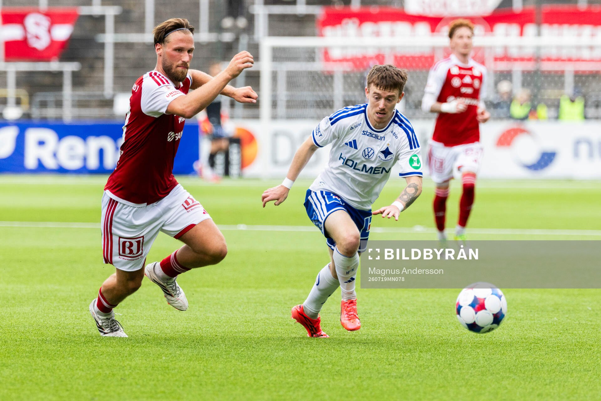 Sandvikens Kasper Harletun och IFK Norrköpings Ryan Nelson