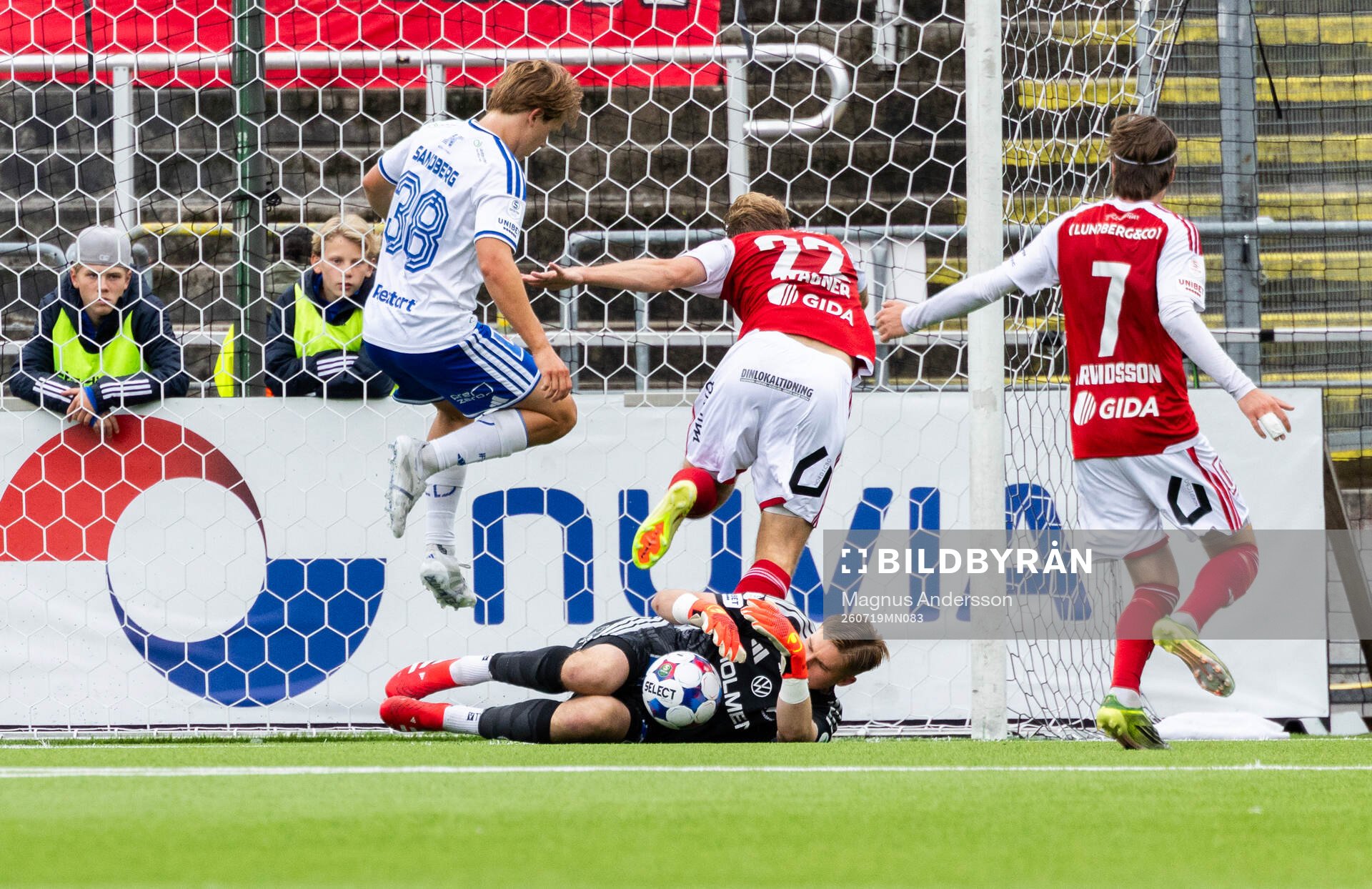 IFK Norrköpings målvakt Theo Krantz och Sandvikens