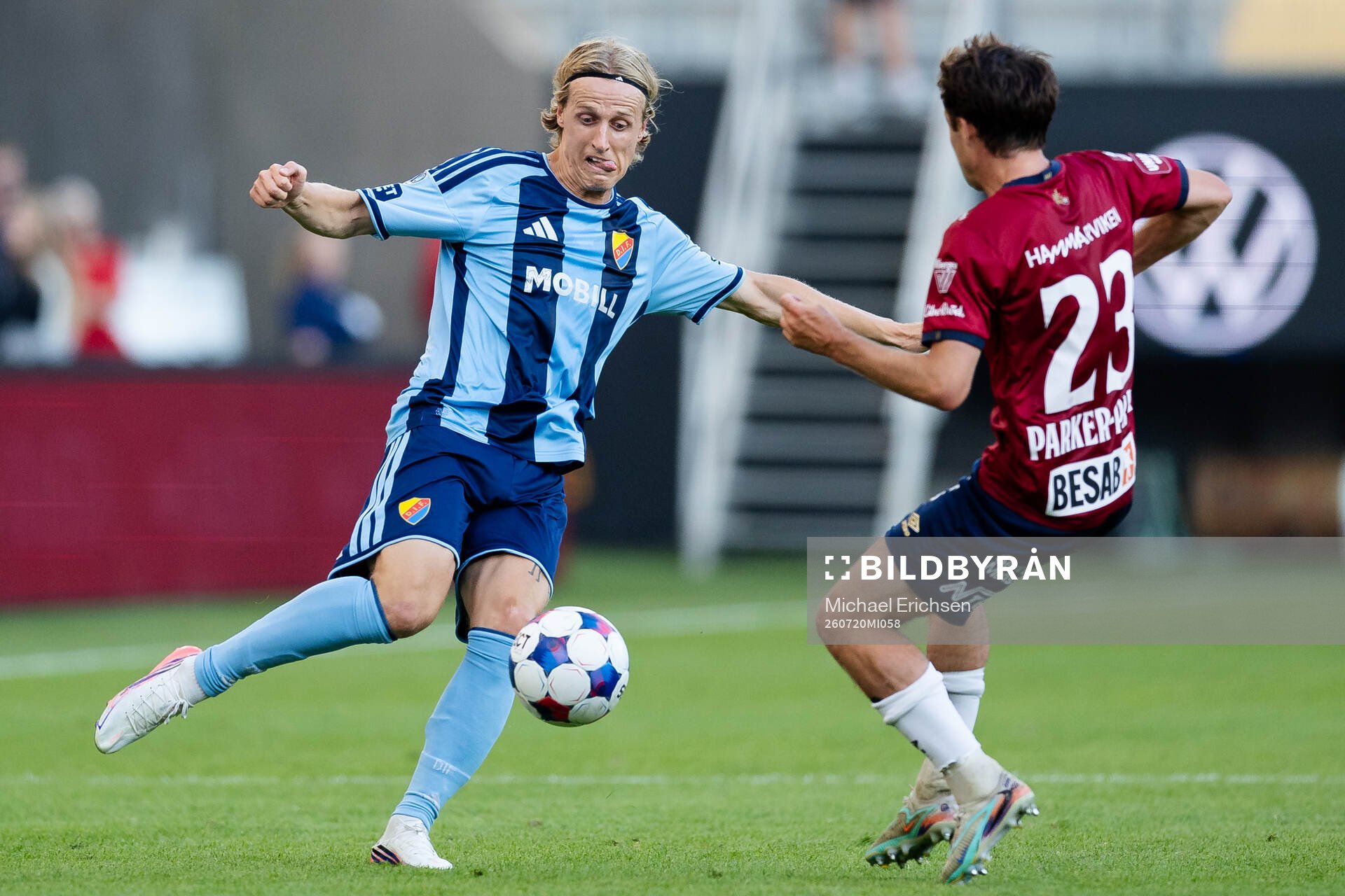 Djurgårdens Jeppe Okkels och Örgrytes Owen Parker-Price