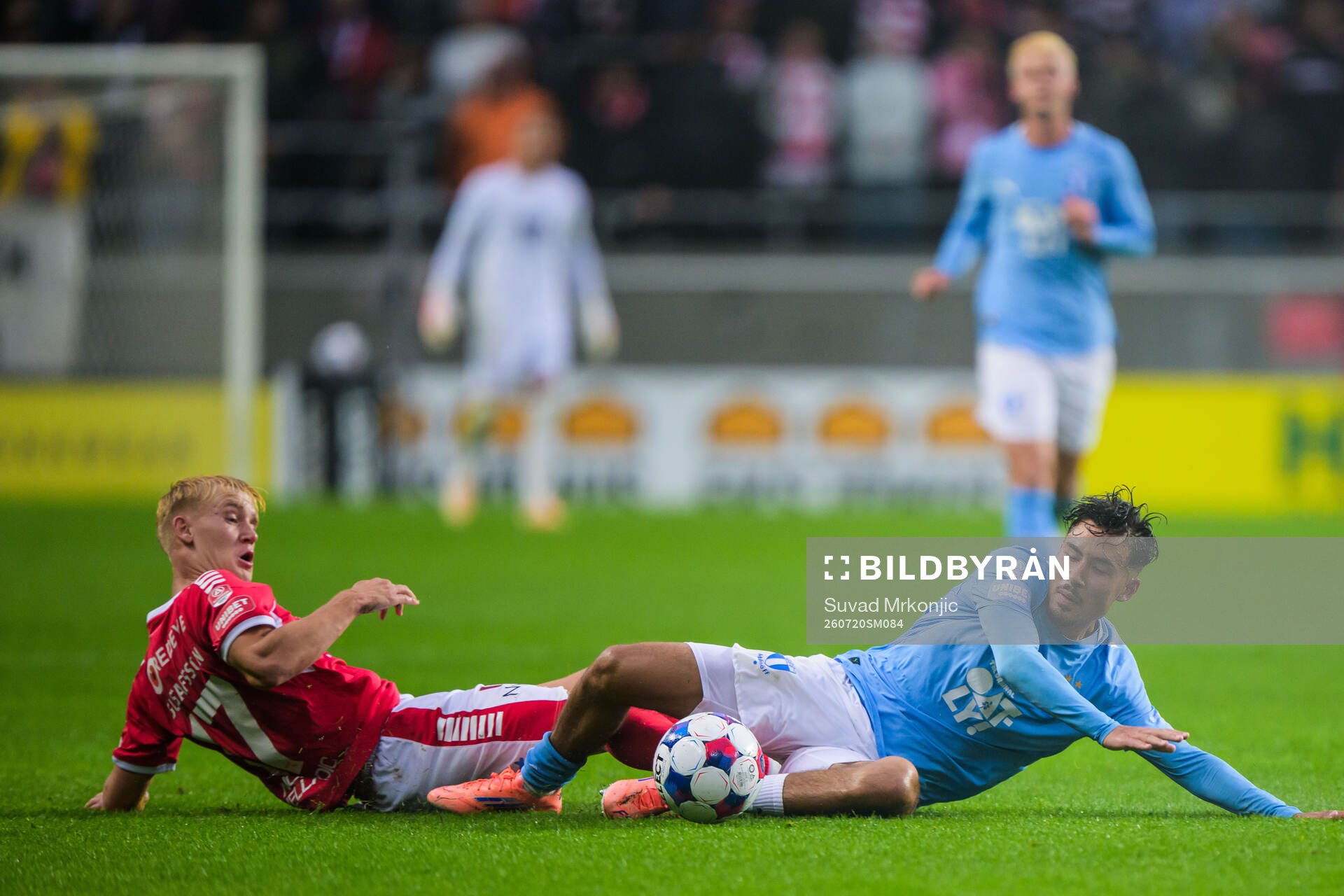 Kalmars Carl Gustafsson och Malmö FFs Adrian Skogmar
