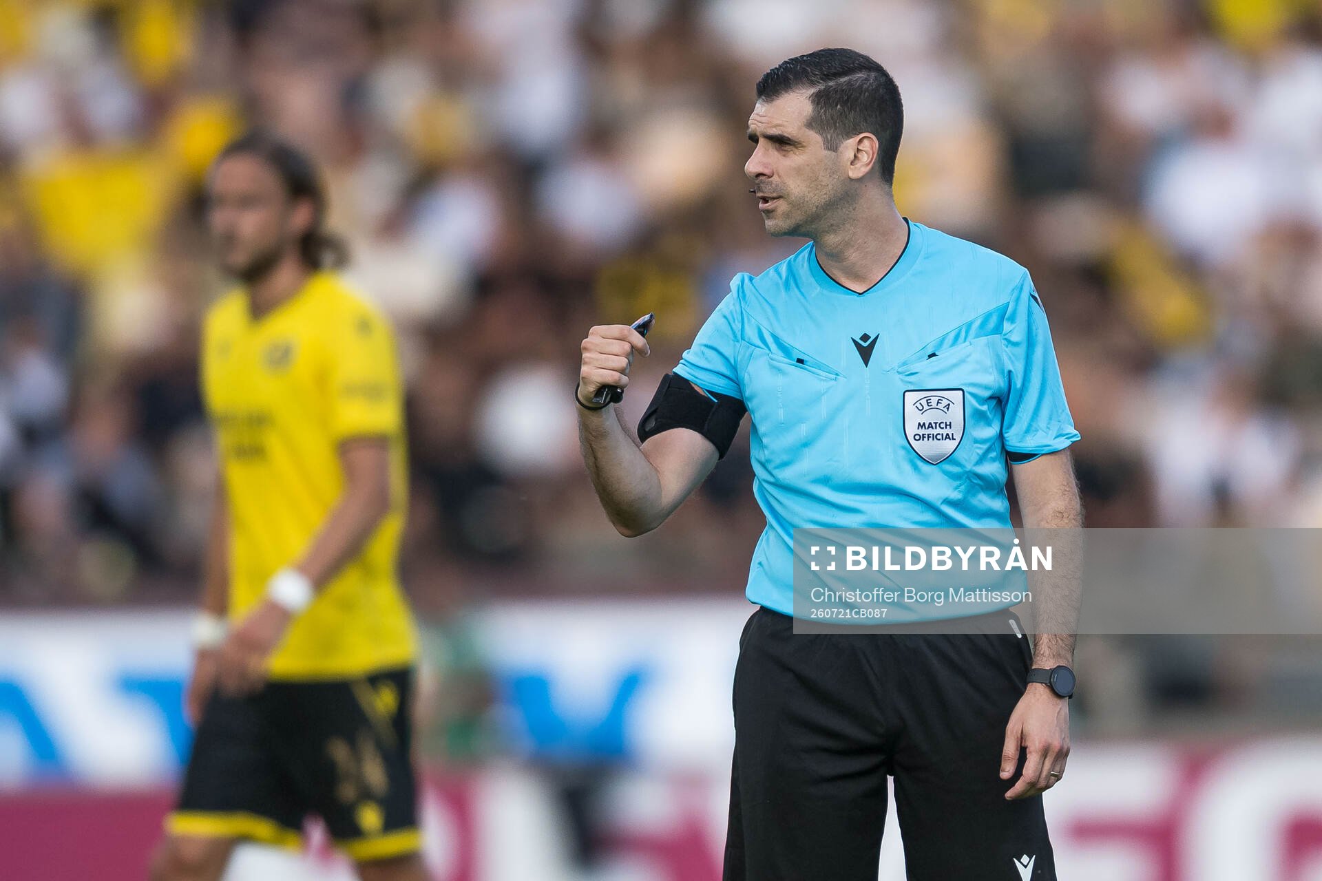 Referee Matthew De Gabriele