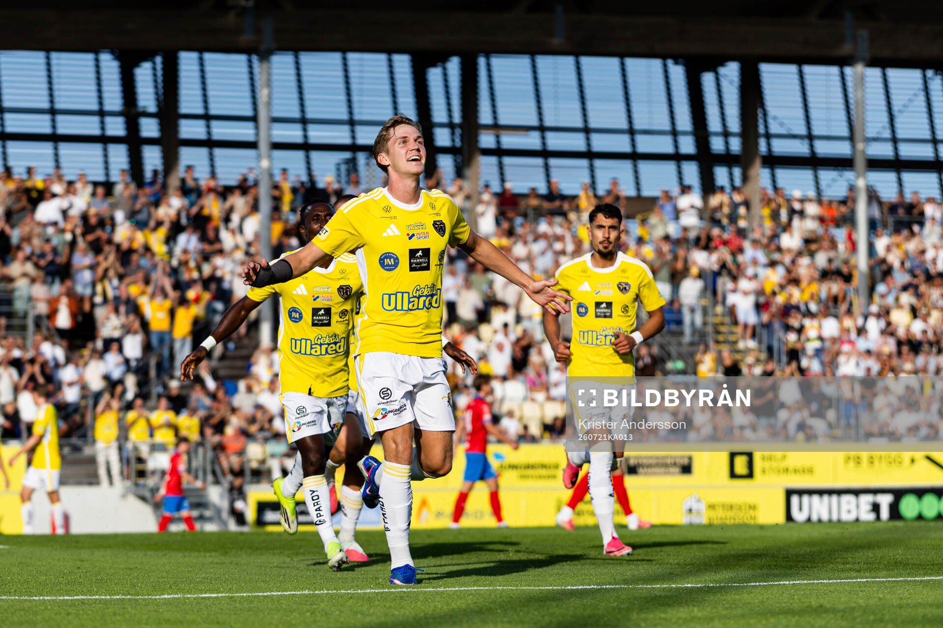 Falkenbergs Hampus Källström jublar