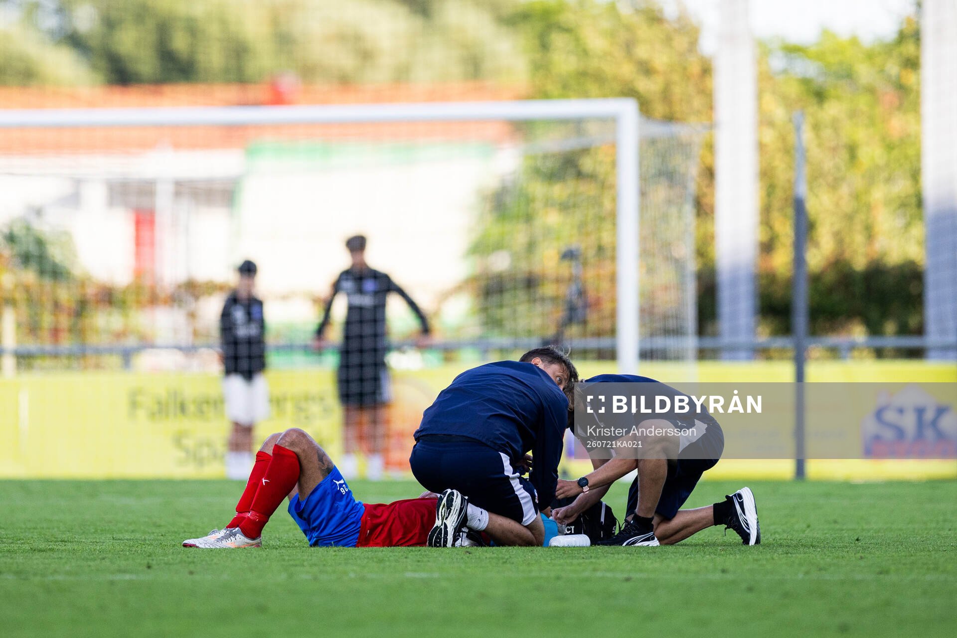Helsingborgs Loret Sadiku får vård på plan