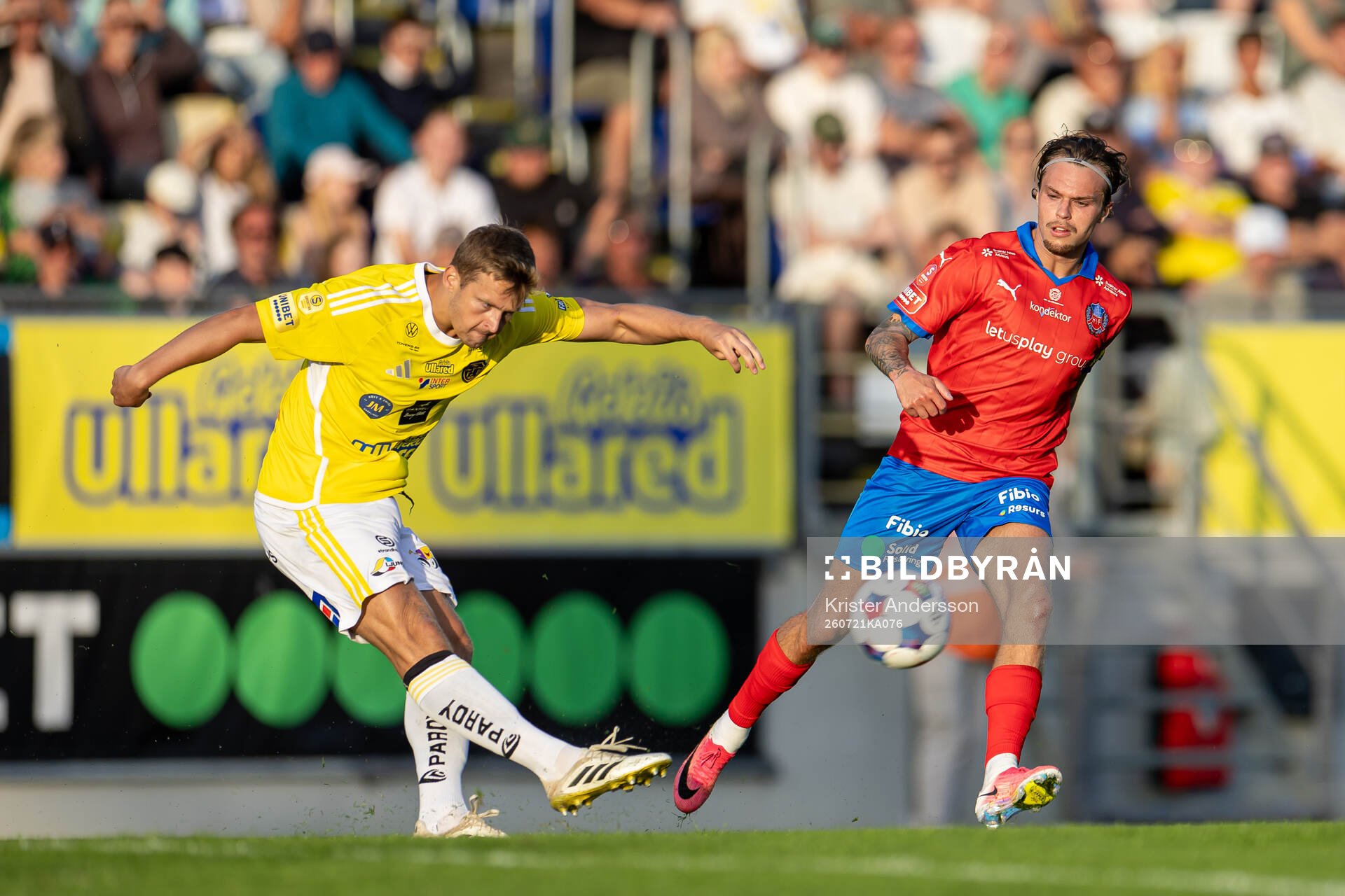 Falkenbergs Noel Hansson och Helsingborgs Julian Larsson