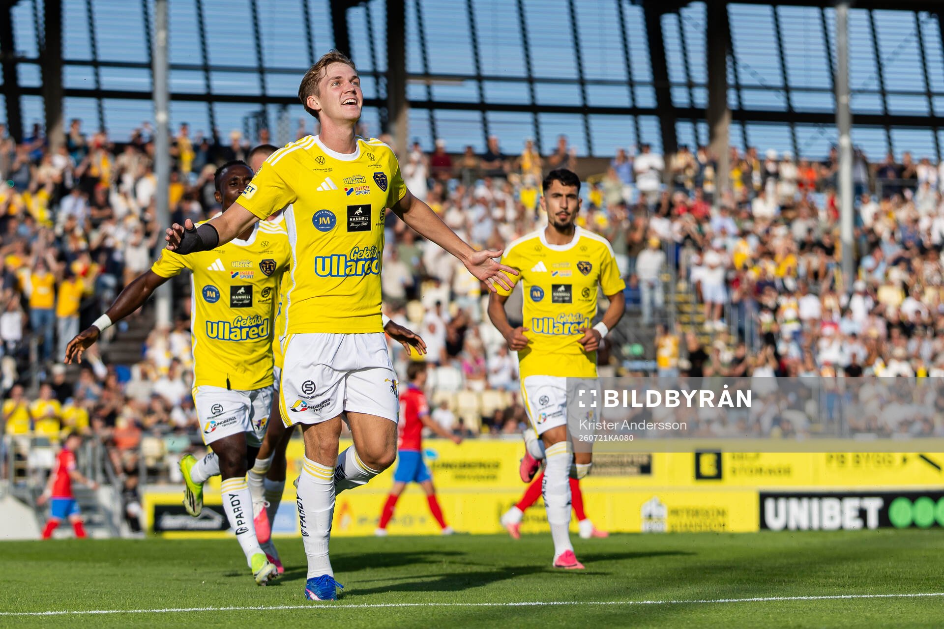Falkenbergs Hampus Källström jublar