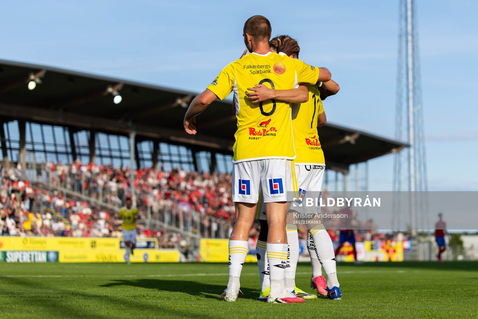 Falkenbergs spelare jublar