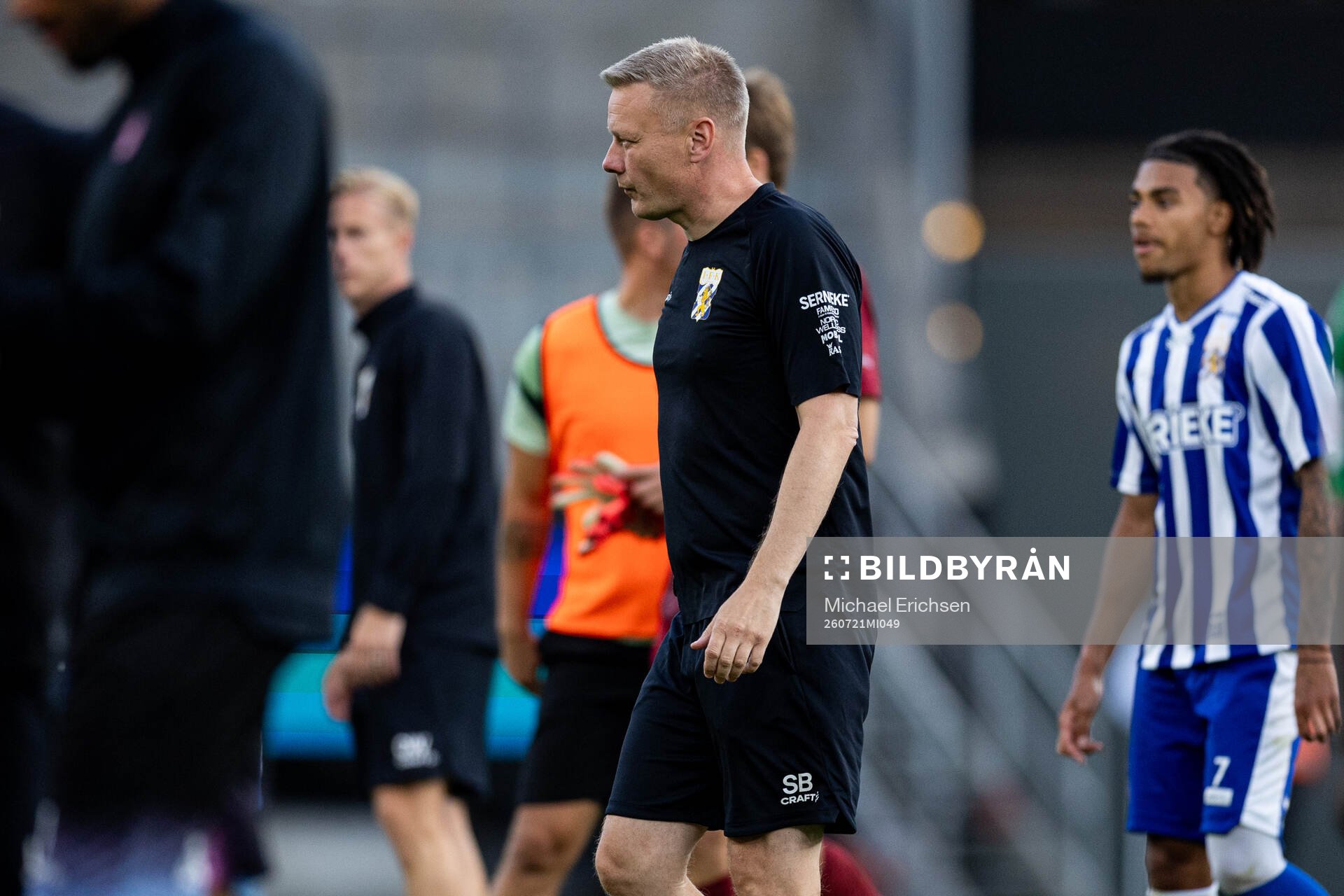 Coach Stefan Billborn of IFK Göteborg looks dejected