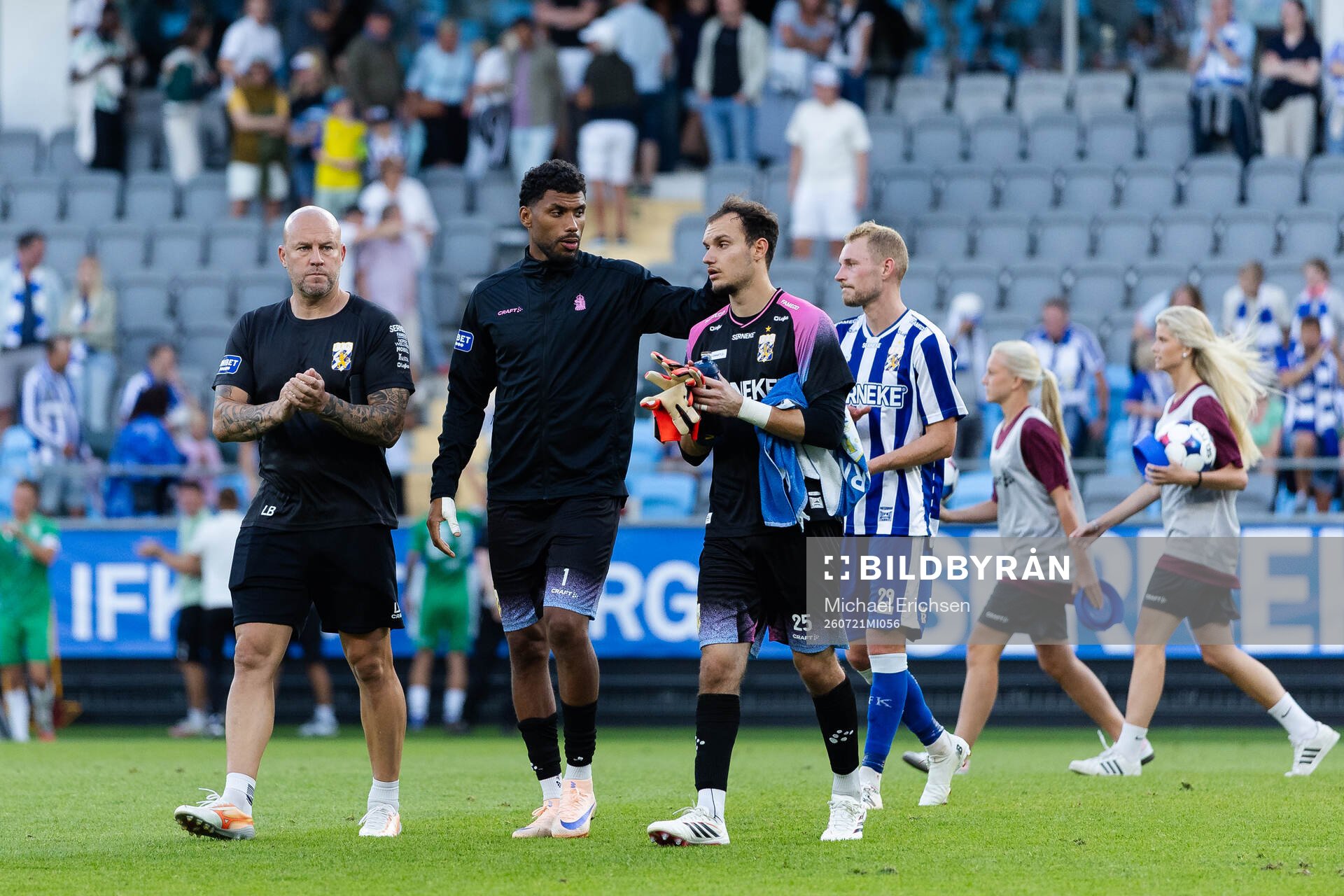 Goalkeeper coach Lee Baxter, goalkeeper Jonathan Rasheed