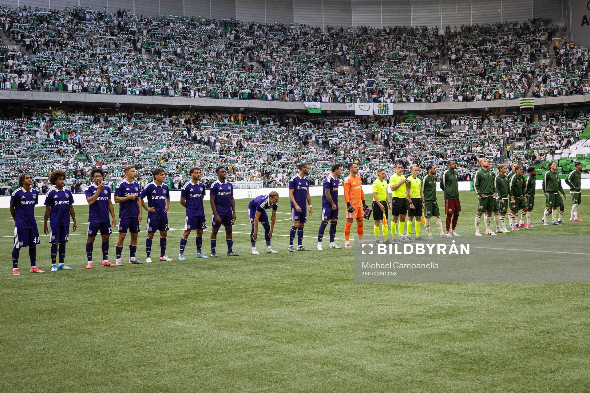 Players of Anderlecht and of Hammarby in a lineup