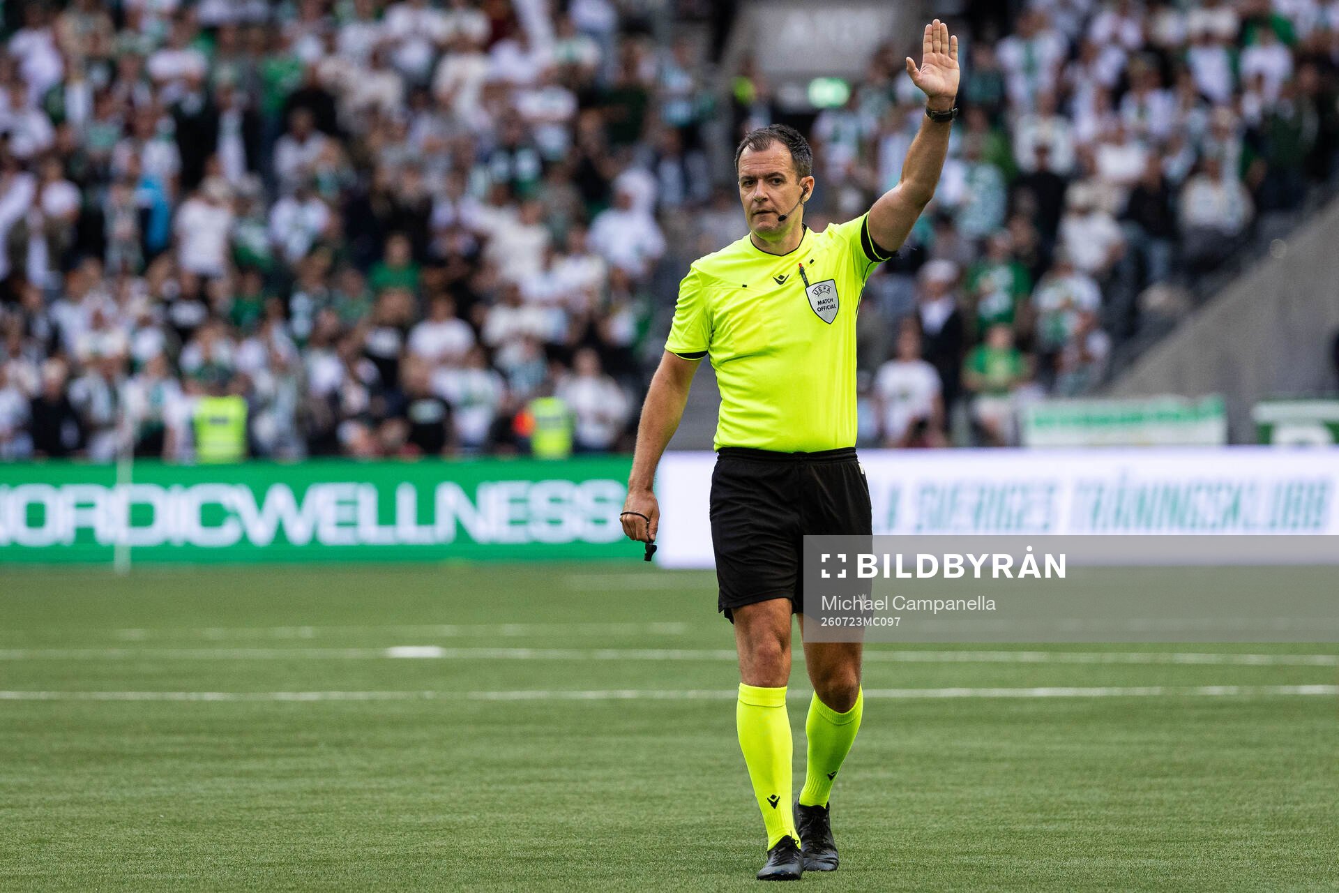 Referee Donald Robertson