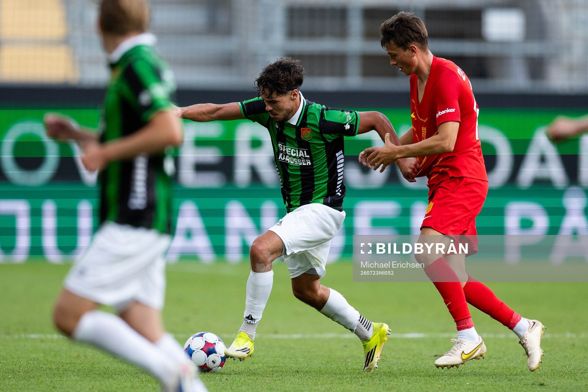 William Milovanovic of GAIS and Justin Janssen of FC
