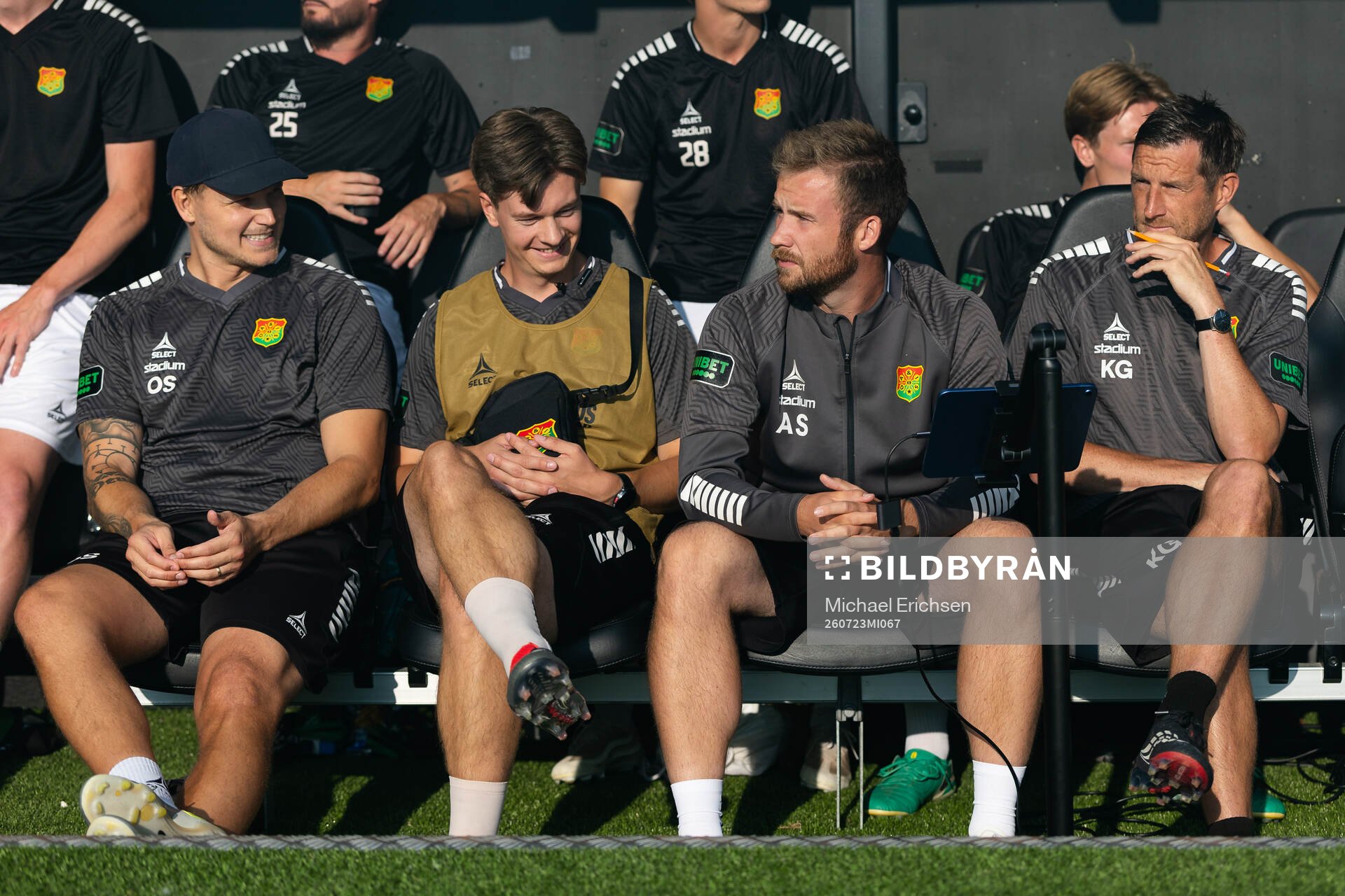 Goalkeeper coach Ole Söderberg, physiotherapist Arvid
