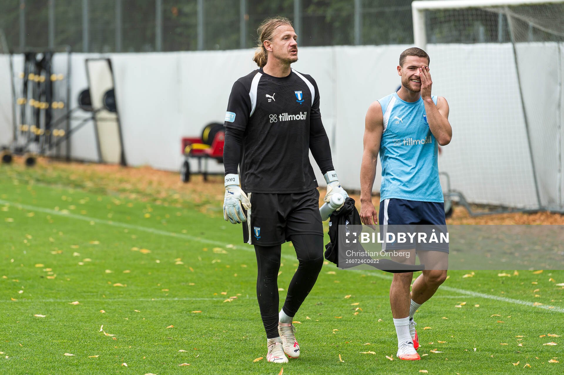 Målvakt Johan Dahlin och Gabriel Busanello
