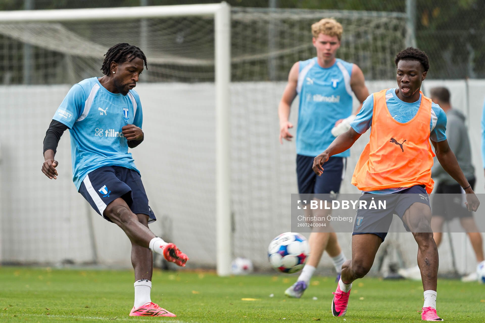 Warren Kamanzi och Isaac Assibu