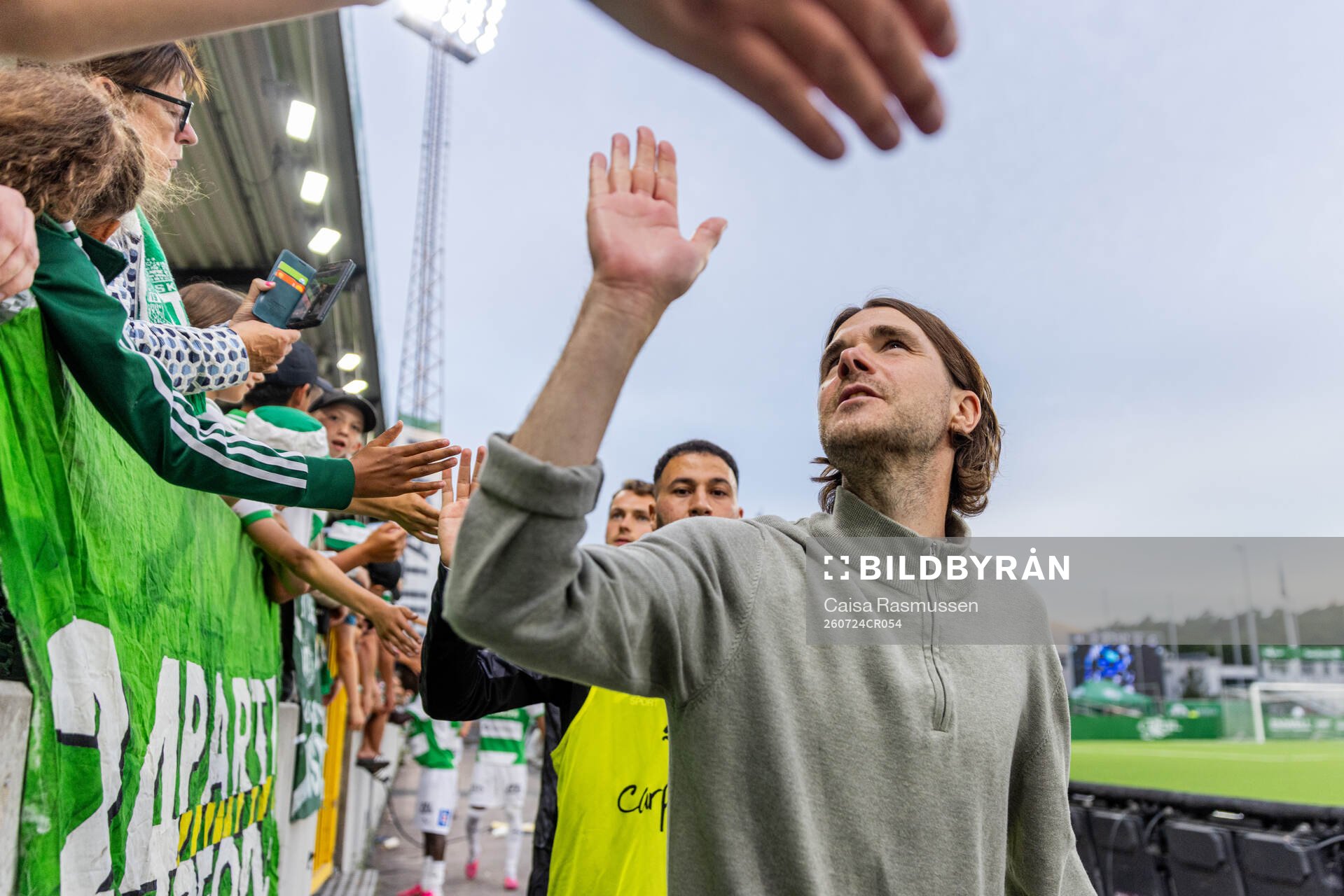 Västerås huvudtränare Alexander Rubin tackar supportrarna