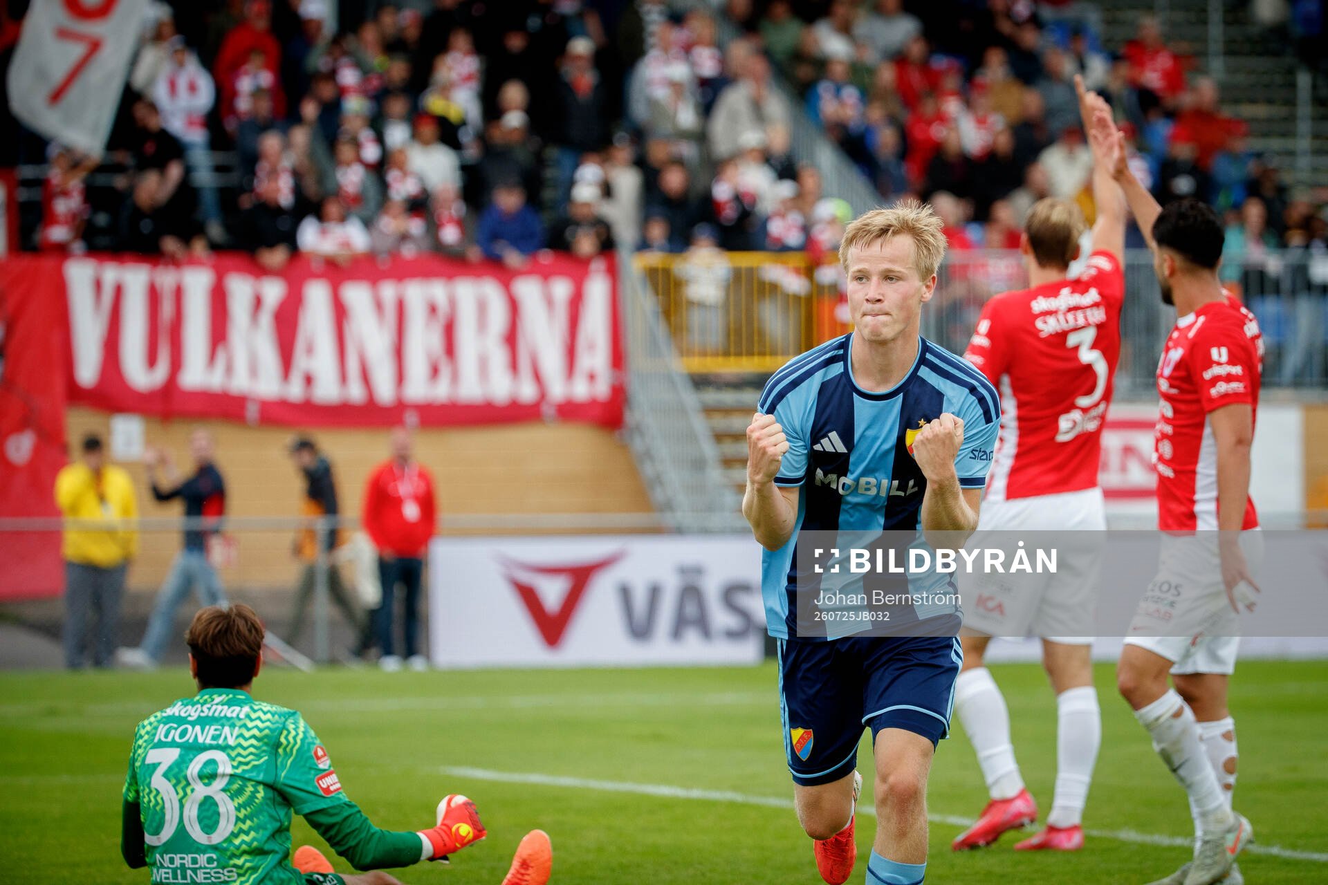 Djurgårdens Bo Hegland jublar vid 0-1