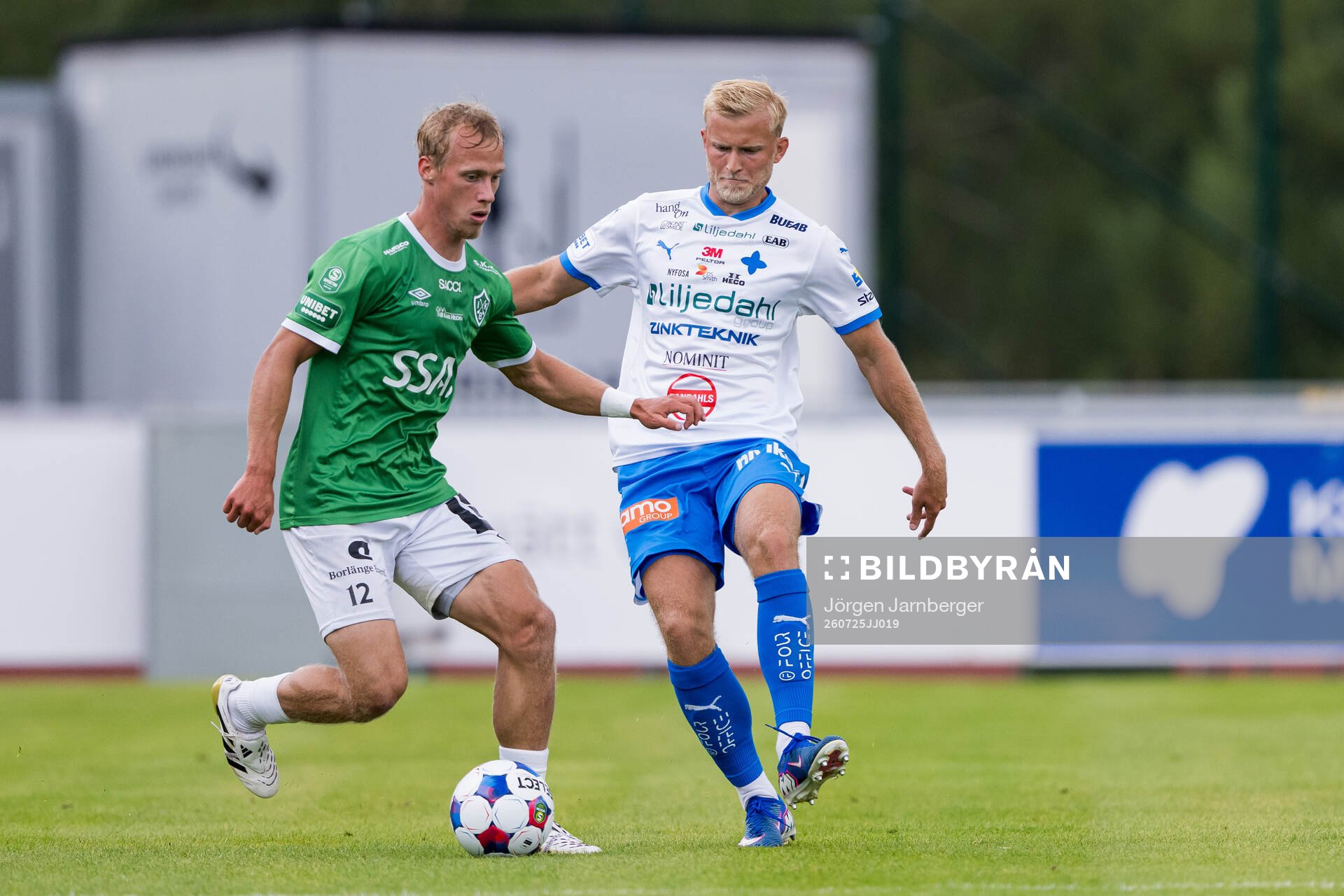 Brages Alex Mortensen och IFK Värnamos Johan Rapp