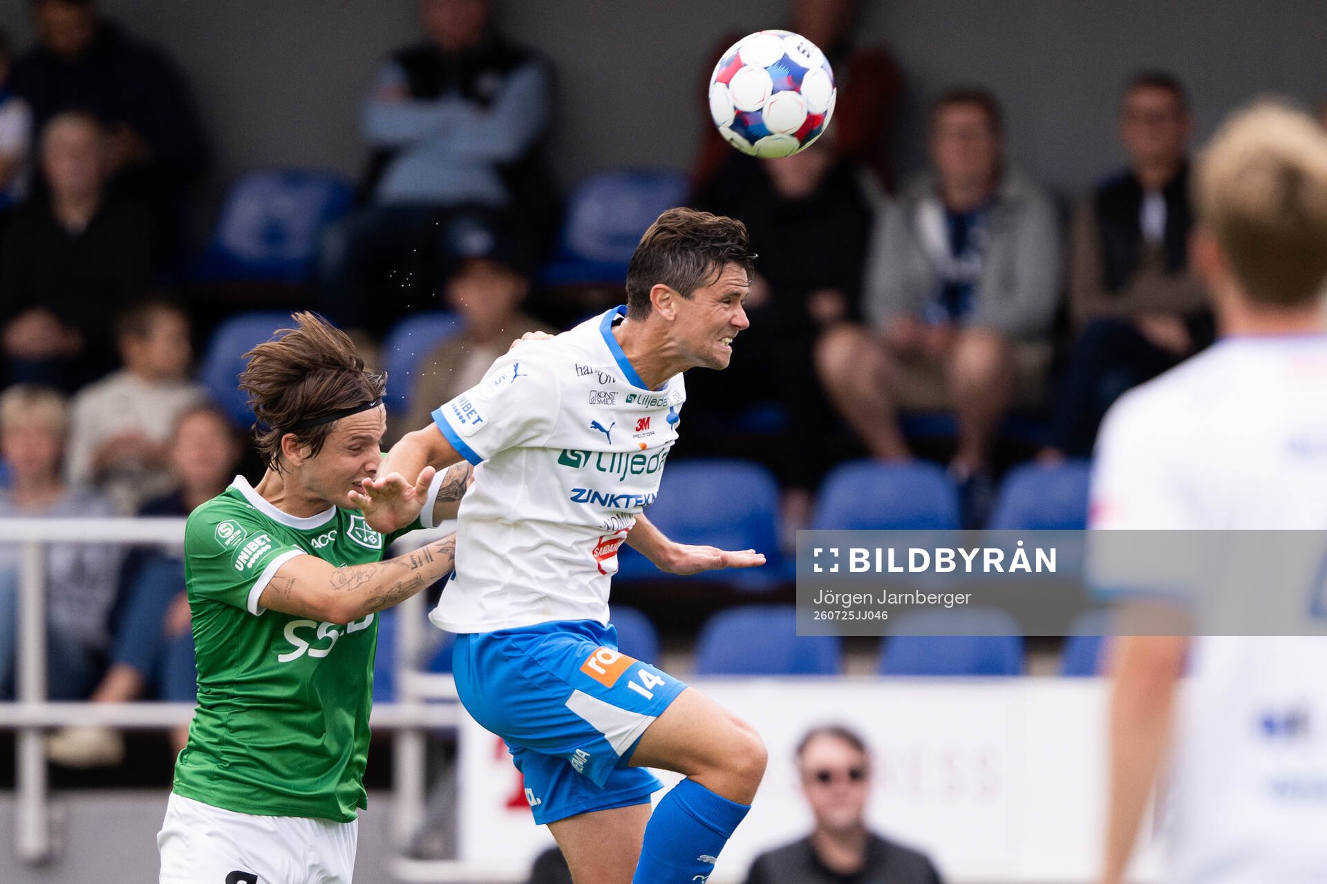 Brages Tobias Stagaard och IFK Värnamos Marcus Antonsson