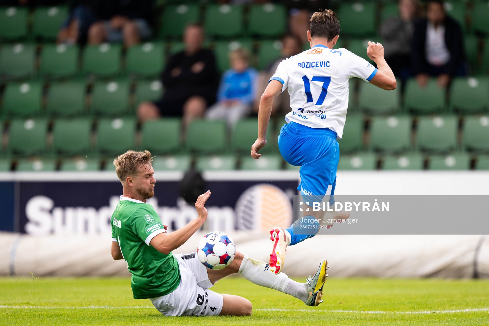Brages Malte Persson och IFK Värnamos Fred Bozicevic