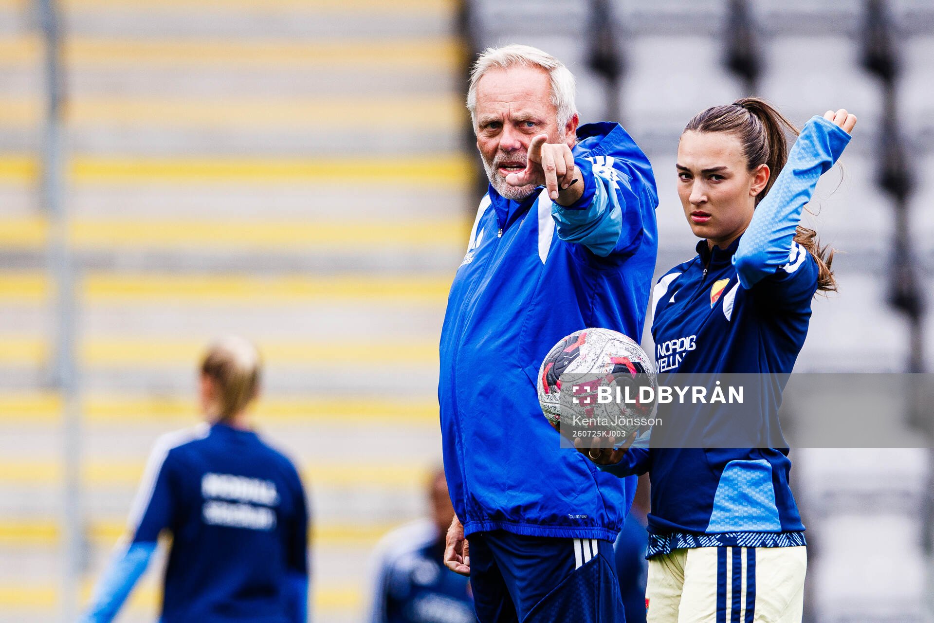 Djurgårdens tränare Andreas Johansson och Lucia Duras