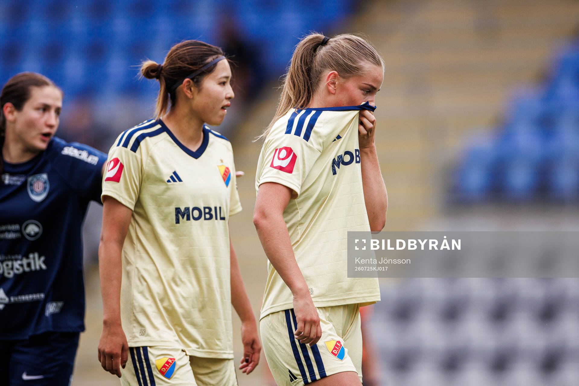 Djurgårdens Elsa Pelgander deppar