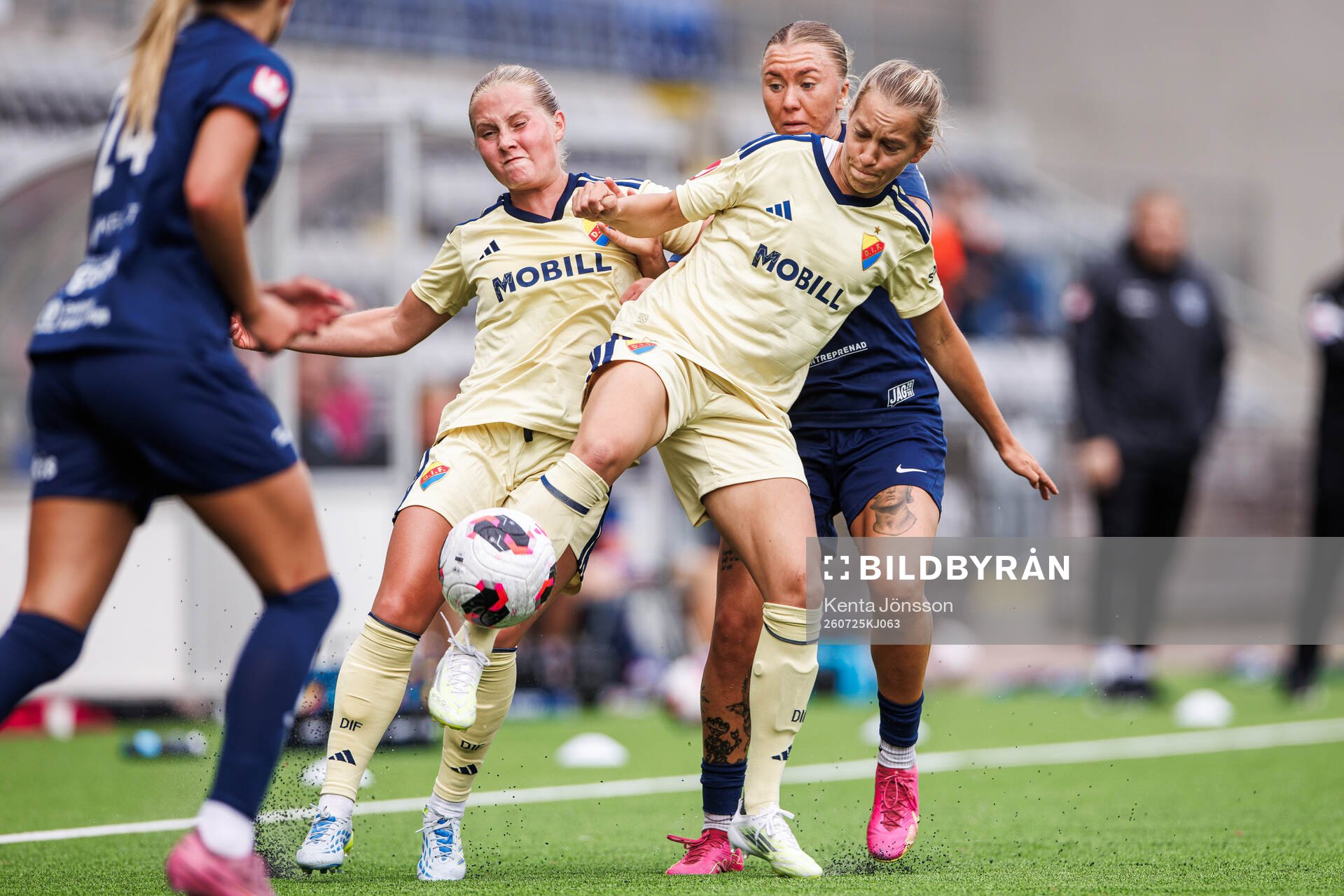 Djurgårdens Maria Olafsdottir Gros och Sara Eriksson