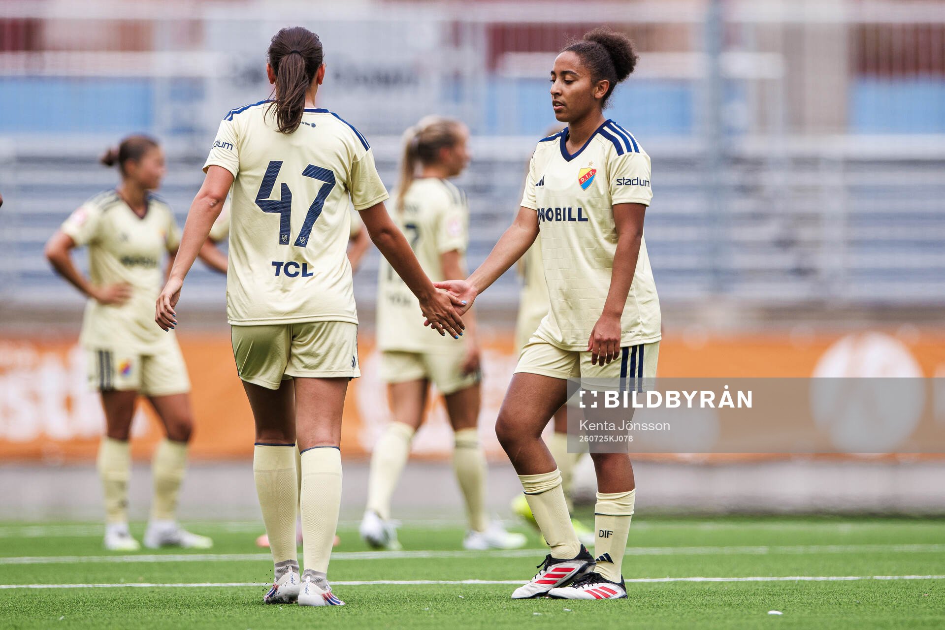 Djurgårdens Denize Minas och Susanna Mazibuko
