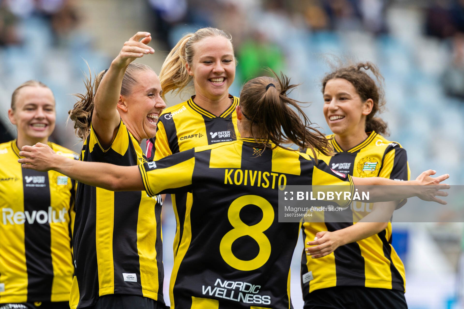 Hammarbys Gudrun Arnardottir jublar med lagkamrater