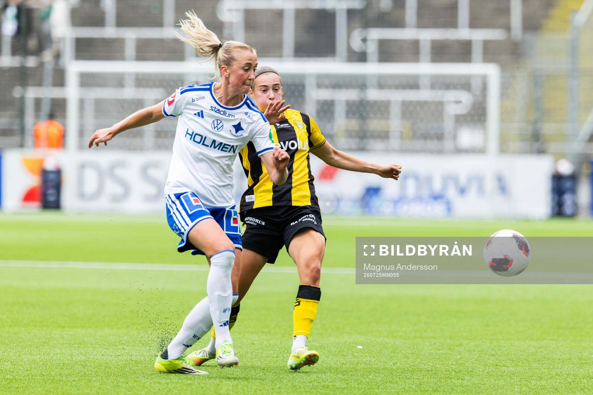 IFK Norrköpings Julia Karlernäs och Hammarbys Vilma