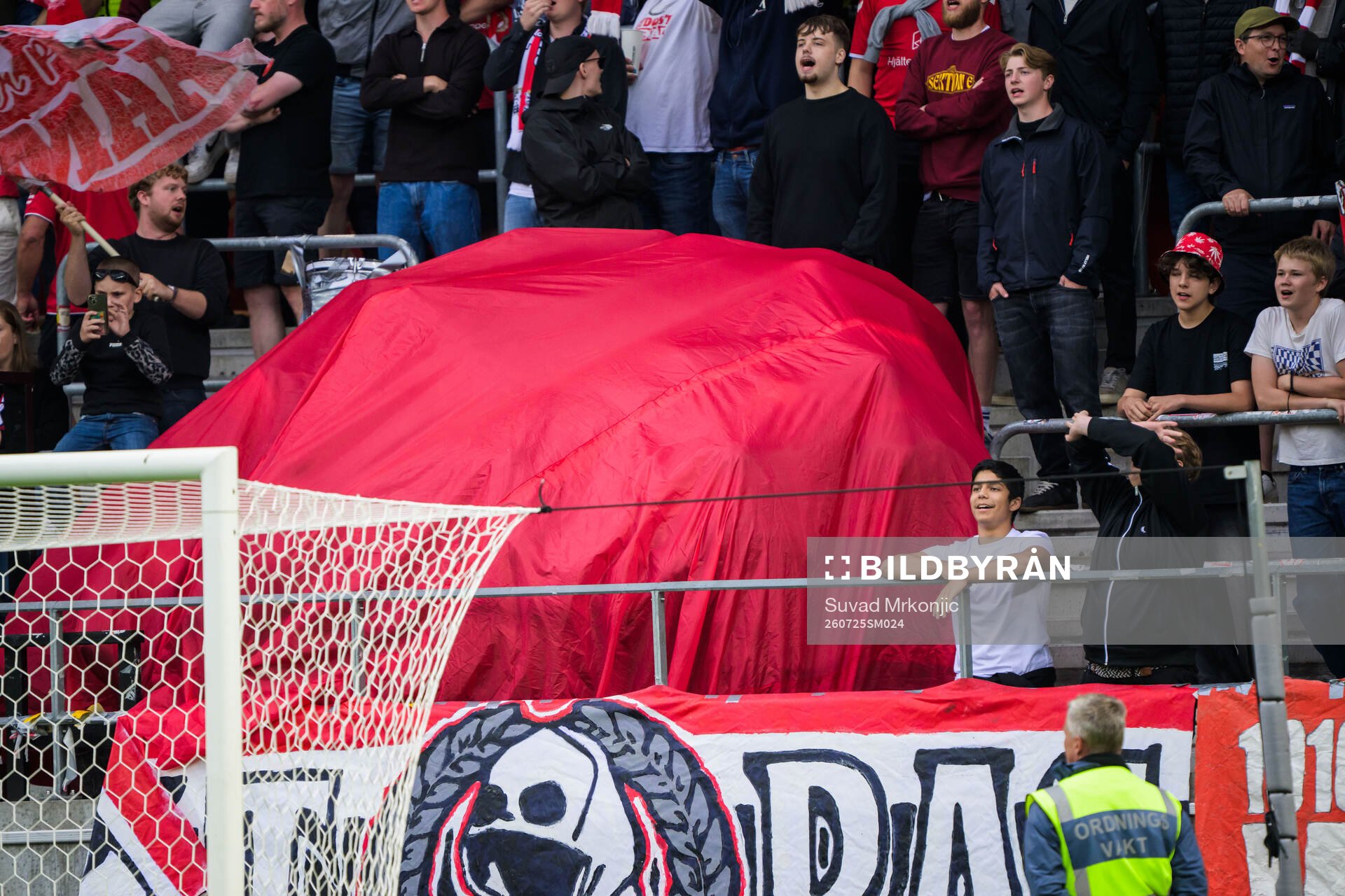 Supportrar byter om