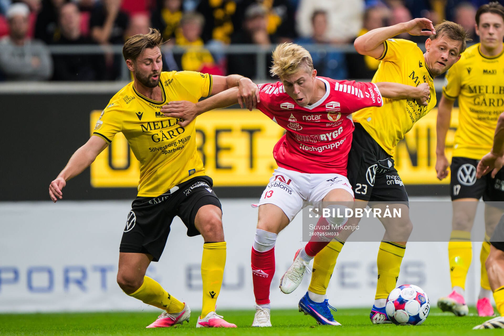Mjällbys Axel Norén och Aki Samuelsen och Kalmars Charlie