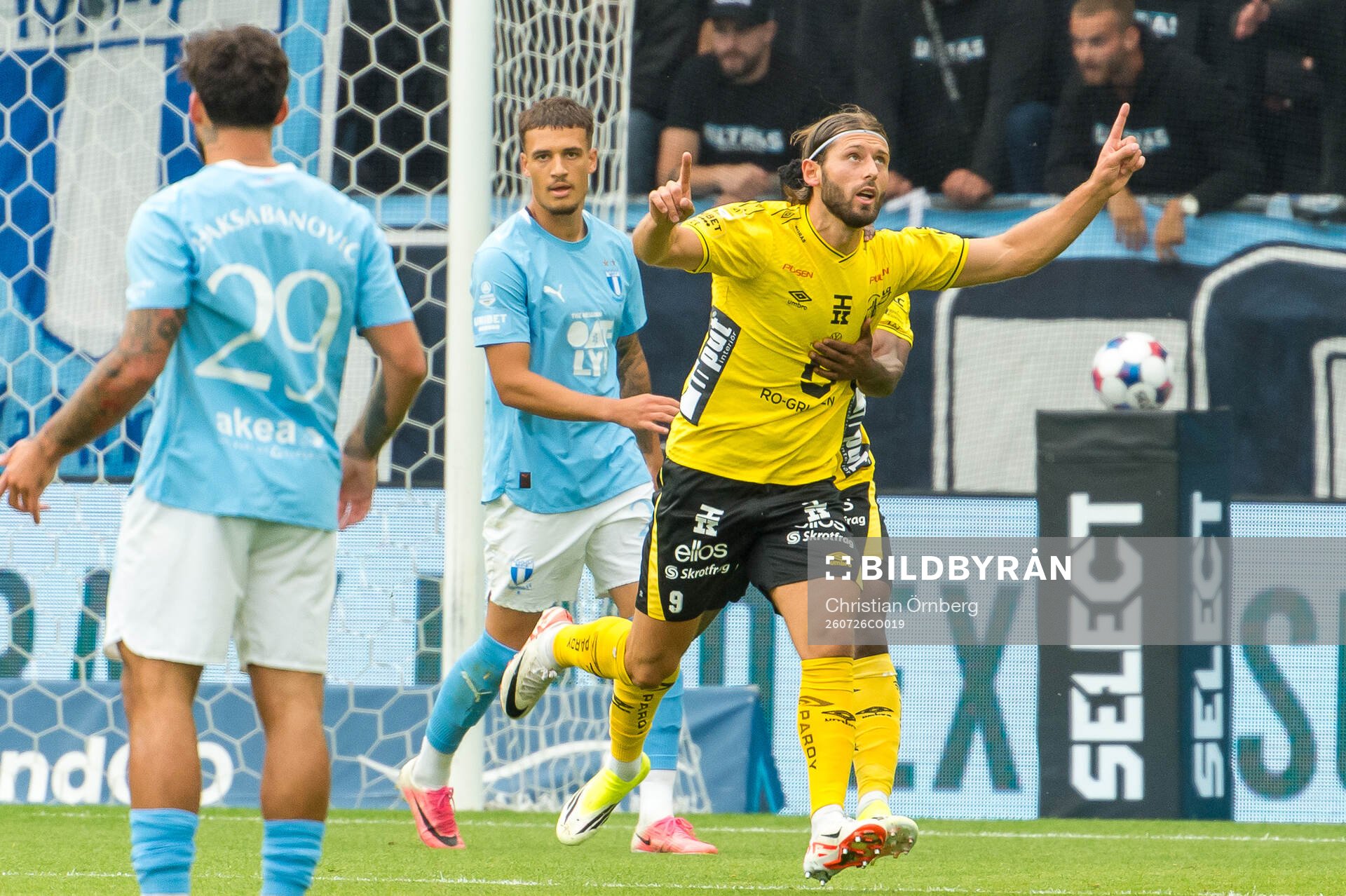 Elfsborgs Arber Zeneli jublar