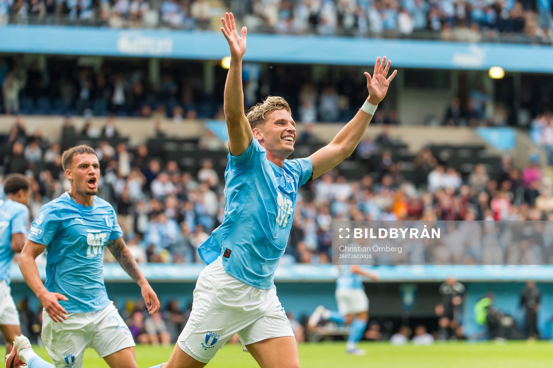 Malmö FFs Jens Stryger Larsen jublar