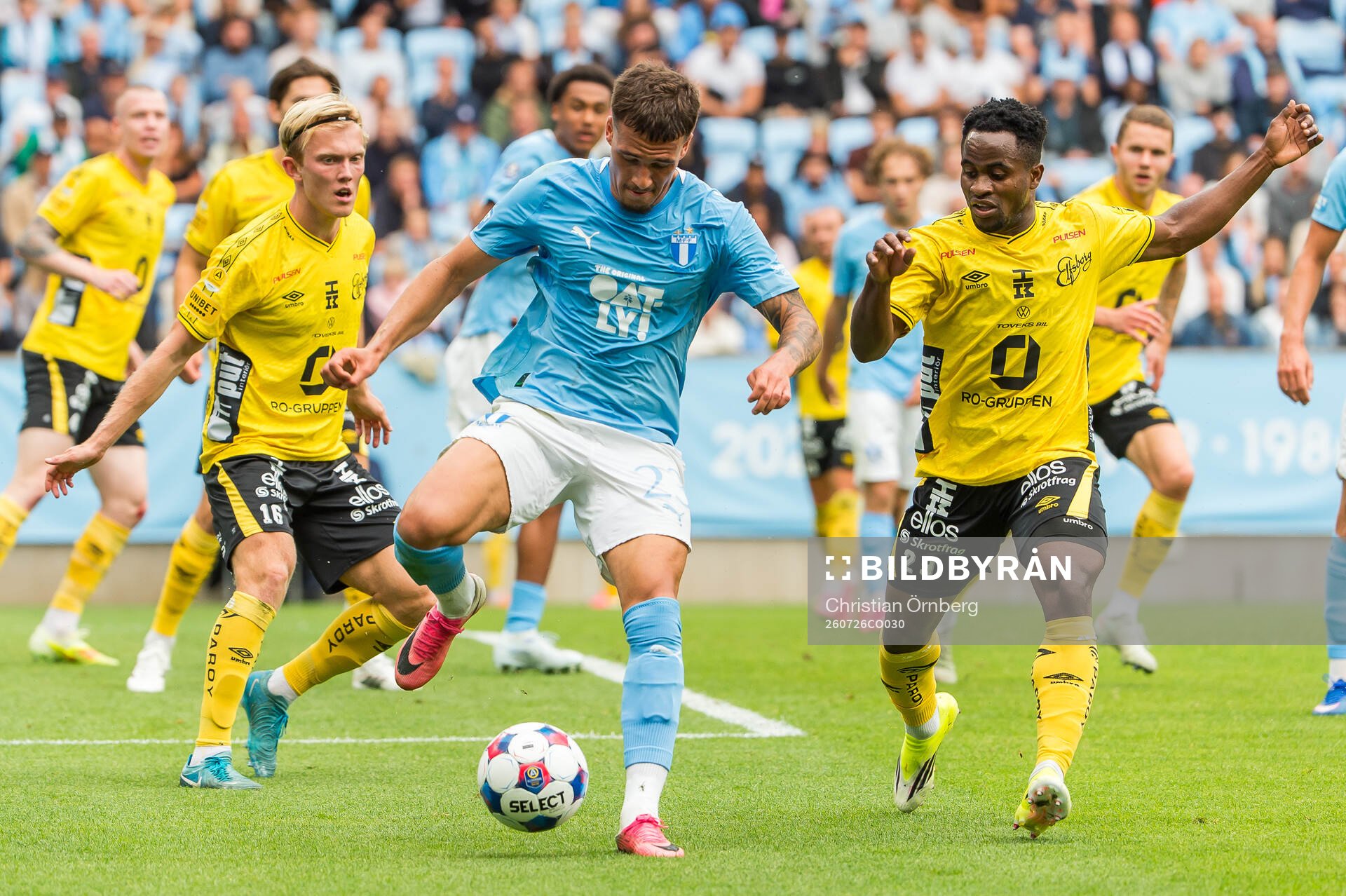 Malmö FFs Noah Åstrand John och Elfsborgs Momoh Ibrahim