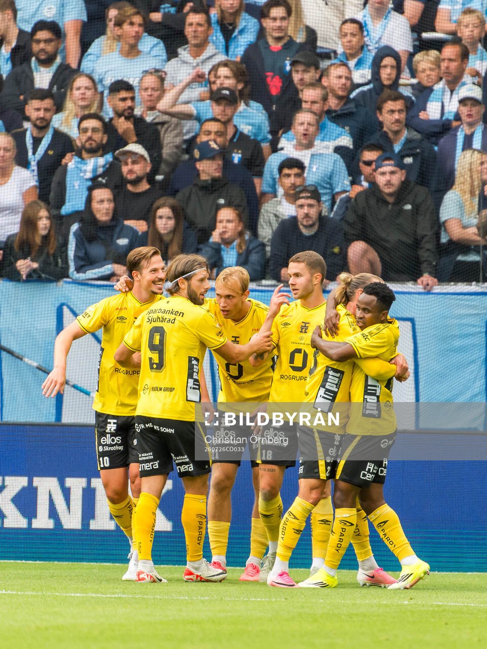 Elfsborgs Momoh Ibrahim Kamara jublar