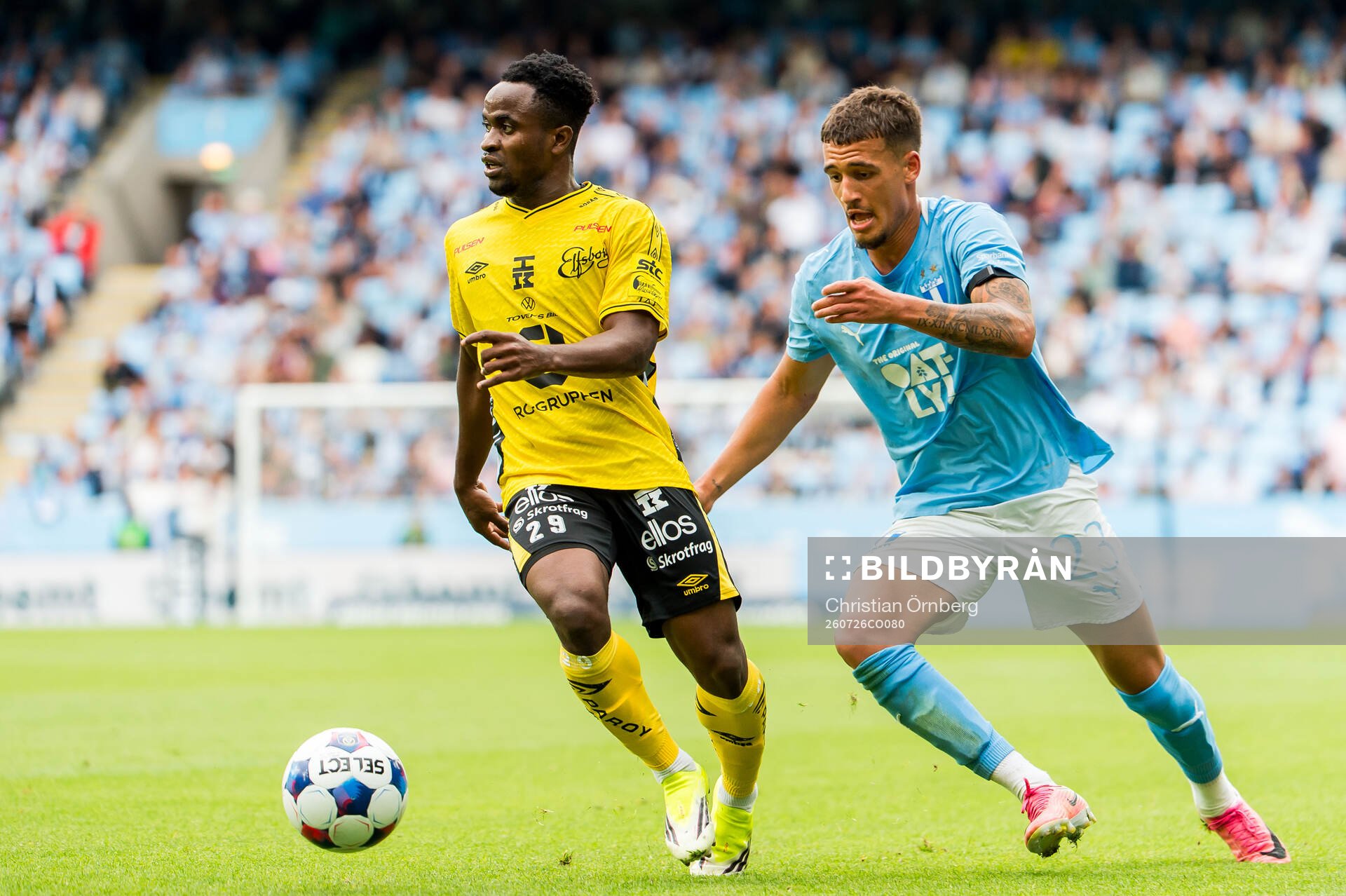 Elfsborgs Momoh Ibrahim Kamara och Malmö FFs Noah Åstrand