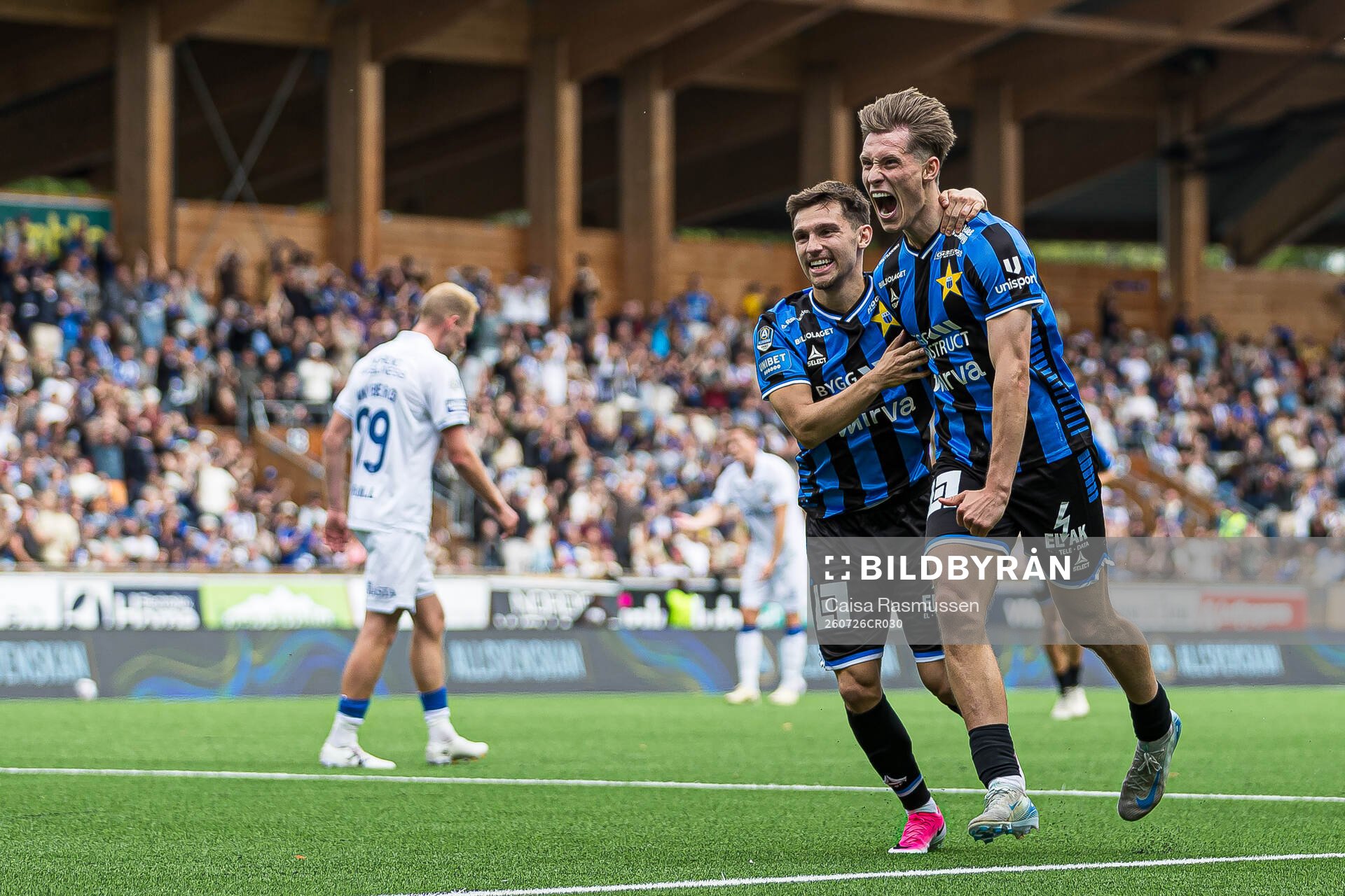 Sirius Isak Bjerkebo och Marcus Lindberg jublar
