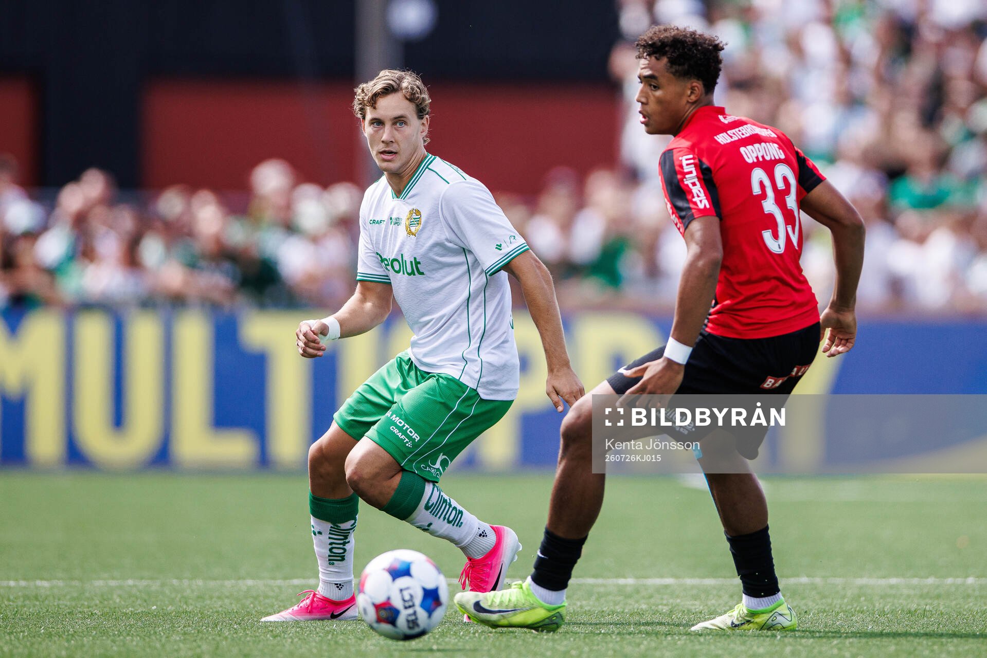 Hammarbys Hampus Skoglund och Brommapojkarnas Sion Oppong